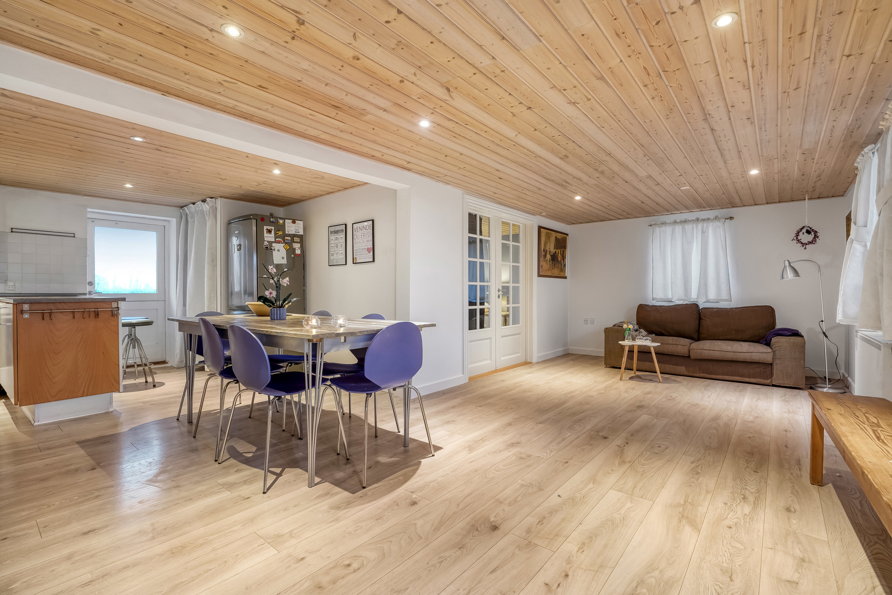 Fremhævet stue billede i fuldskærmstilstand. Billede af Saksmosevej 13, 7300 Jelling