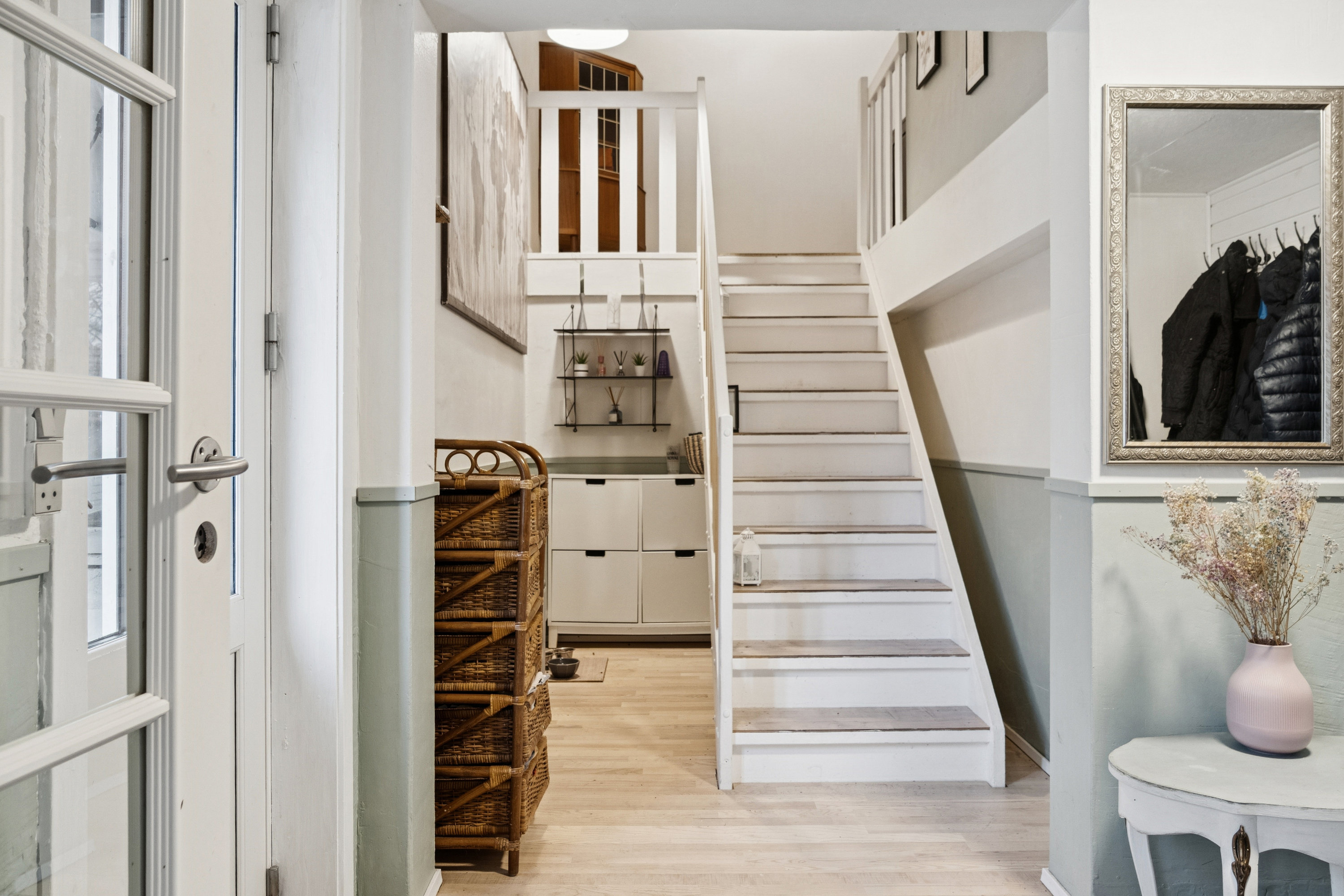 Fremhævet trappe billede i fuldskærmstilstand. Billede af Sødalvej 12, Rødding, 8830 Tjele