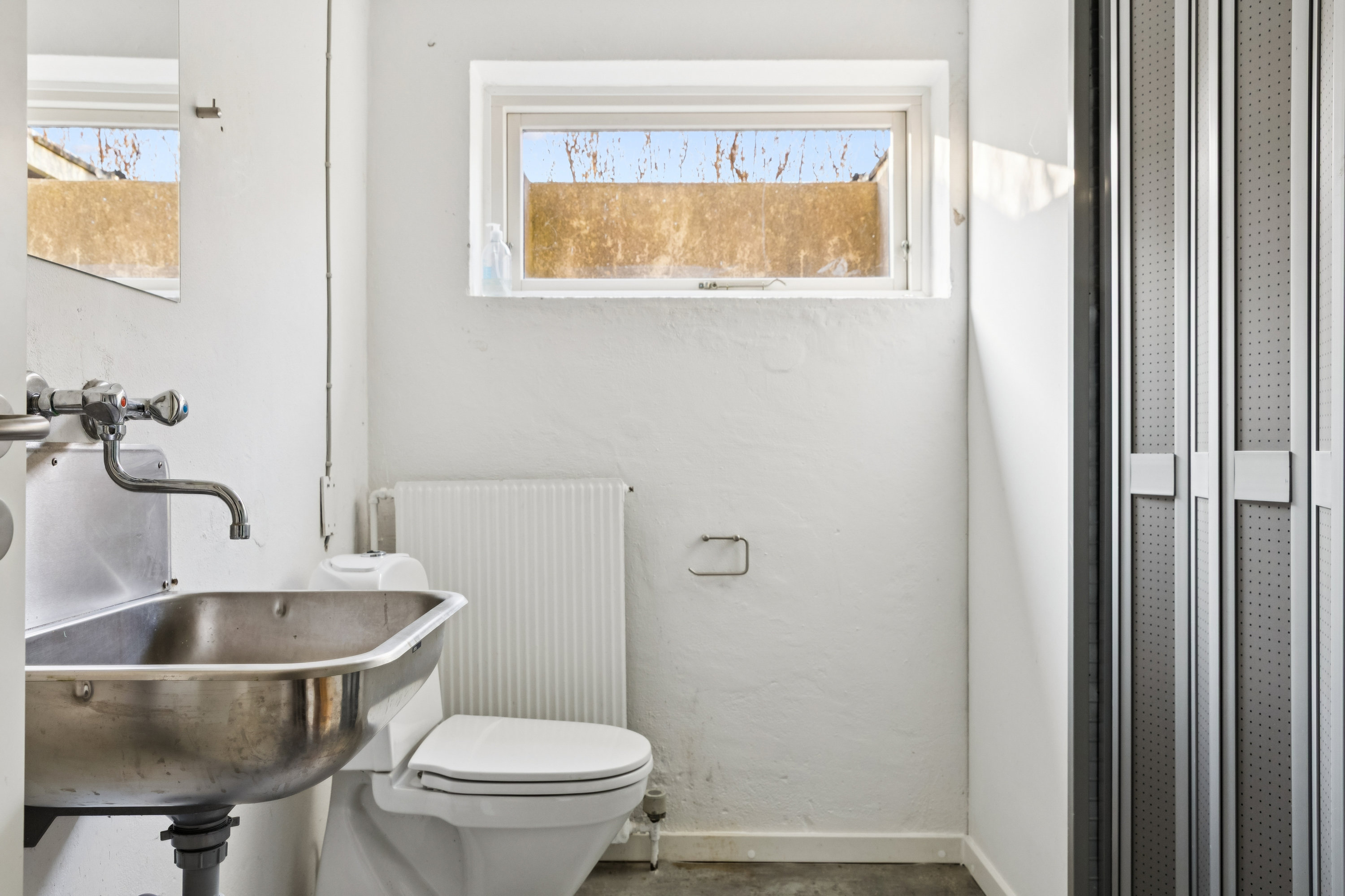 Fremhævet badeværelse billede i fuldskærmstilstand. Billede af Ved Grotten 12, 5610 Assens