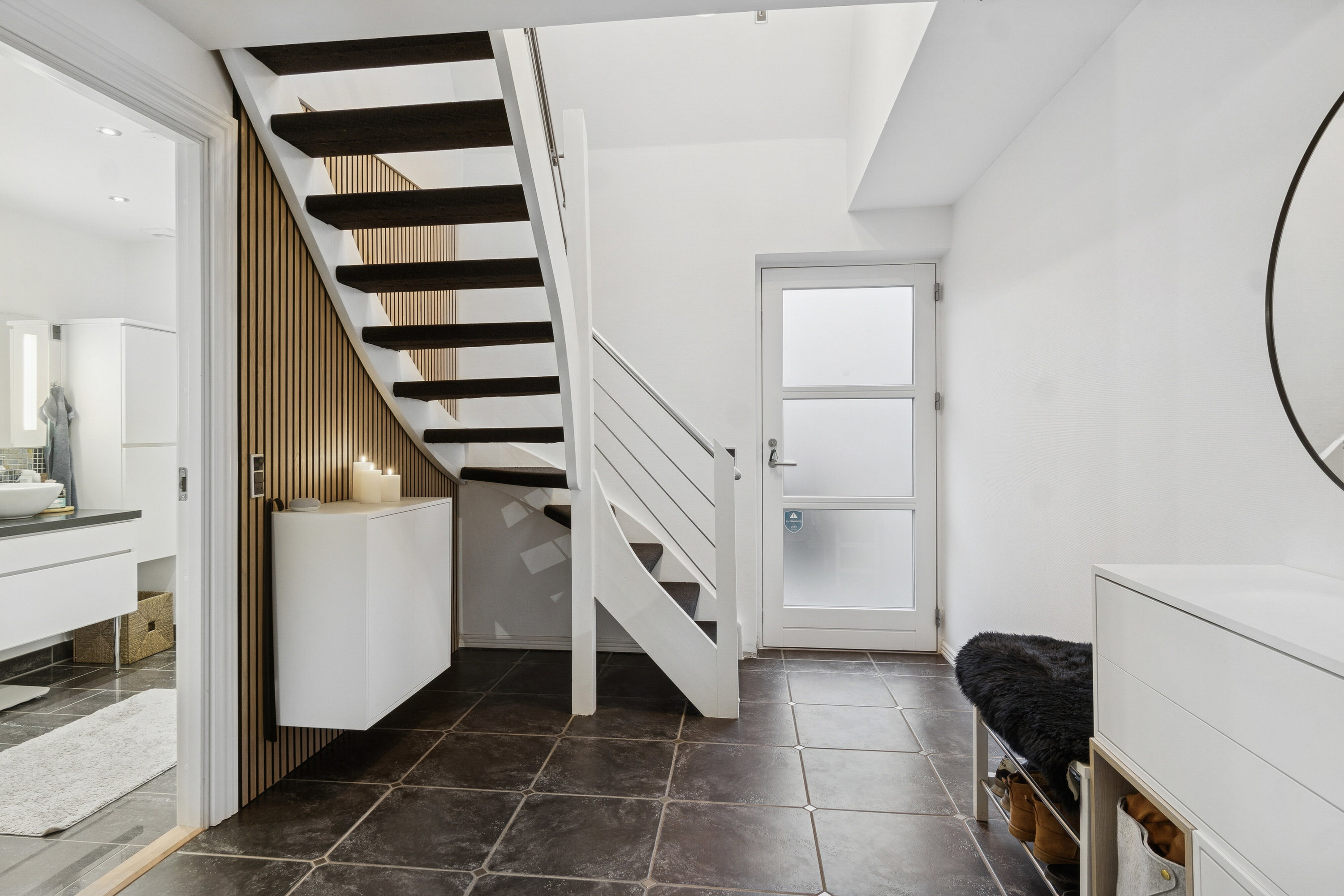 Fremhævet hall billede i fuldskærmstilstand. Billede af Egebjergvej 104, Sørbymagle, 4200 Slagelse