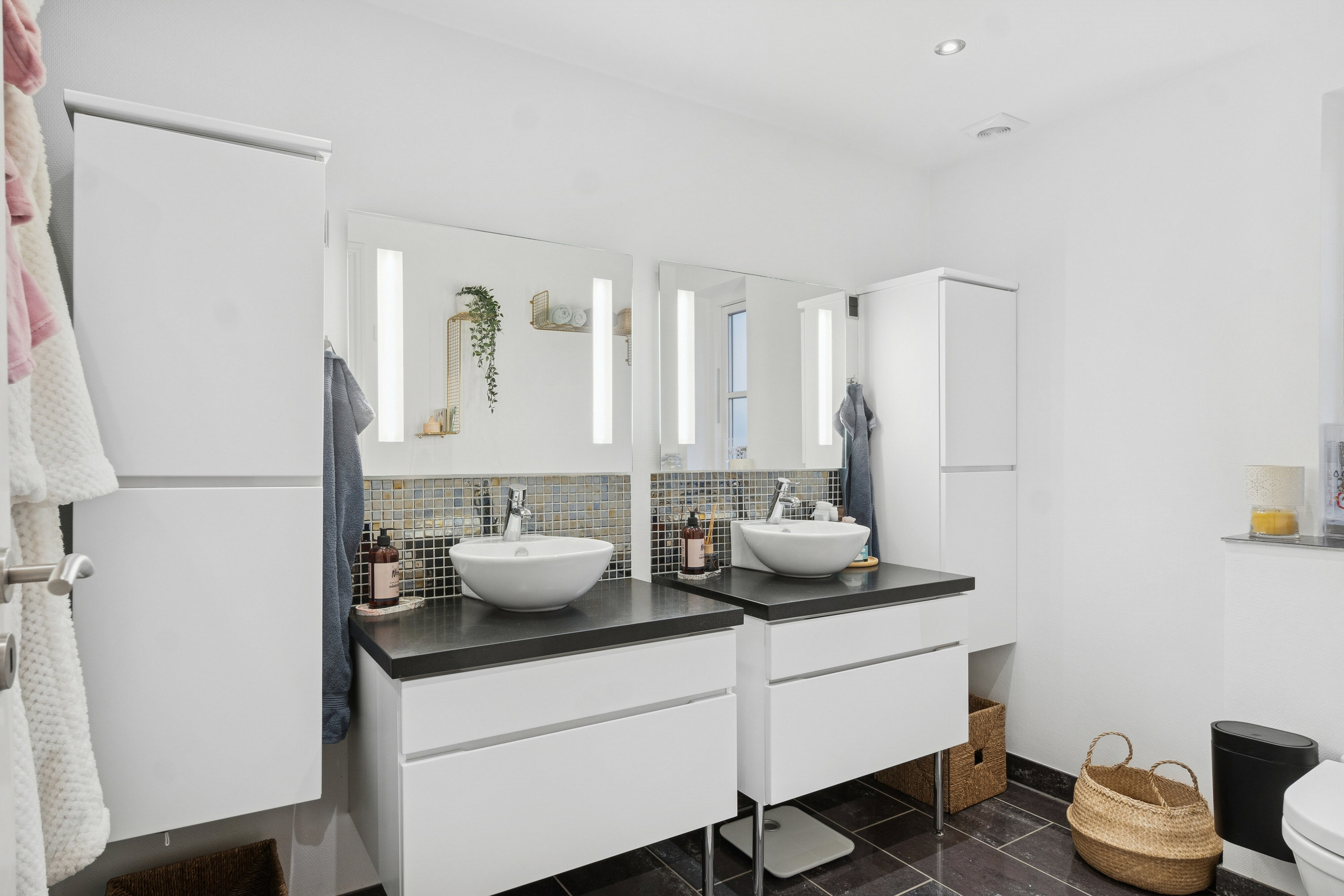 Fremhævet badeværelse billede i fuldskærmstilstand. Billede af Egebjergvej 104, Sørbymagle, 4200 Slagelse