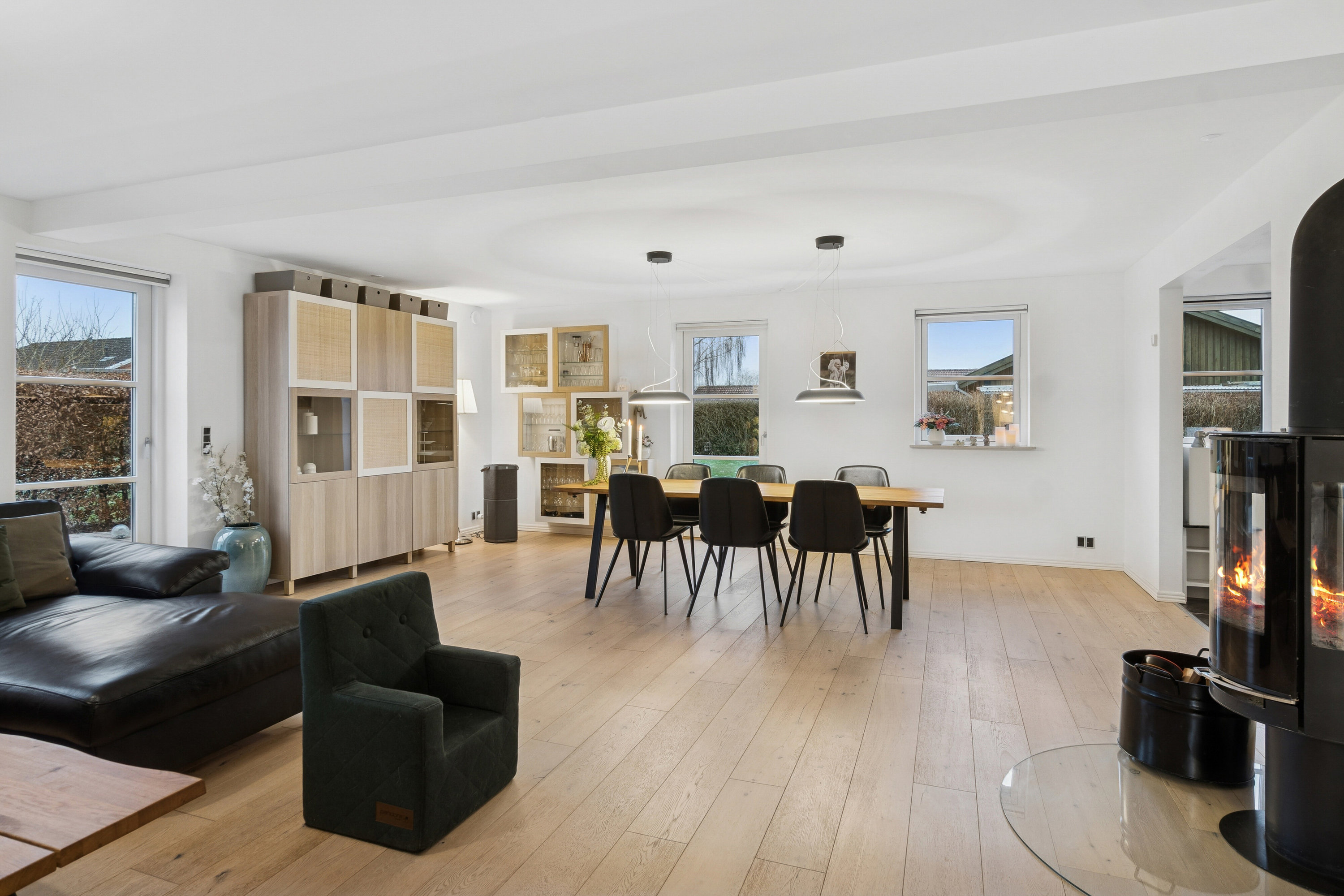 Fremhævet stue billede i fuldskærmstilstand. Billede af Egebjergvej 104, Sørbymagle, 4200 Slagelse