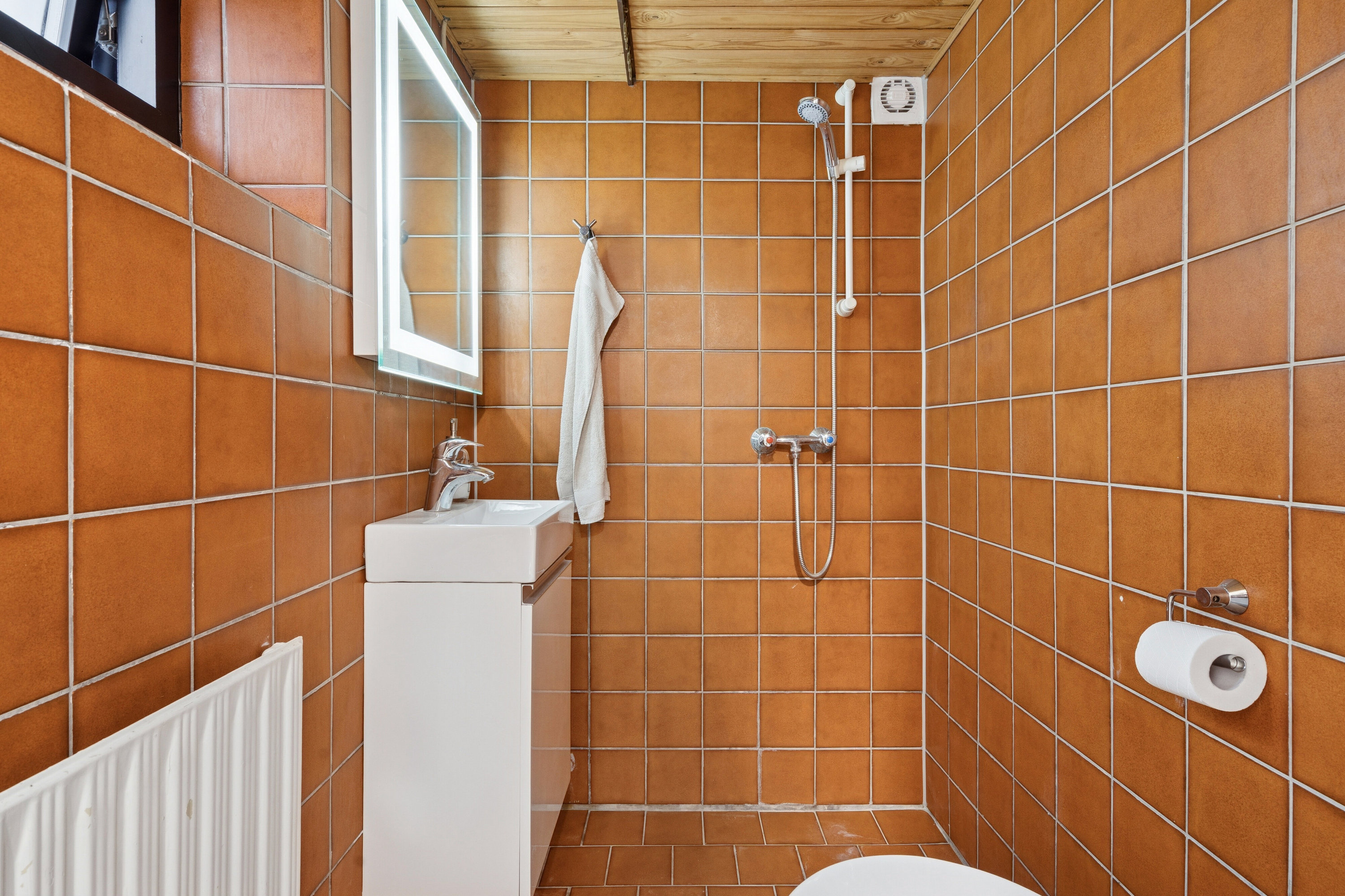 Fremhævet badeværelse billede i fuldskærmstilstand. Billede af Thornbæks Allé 22, 8270 Højbjerg