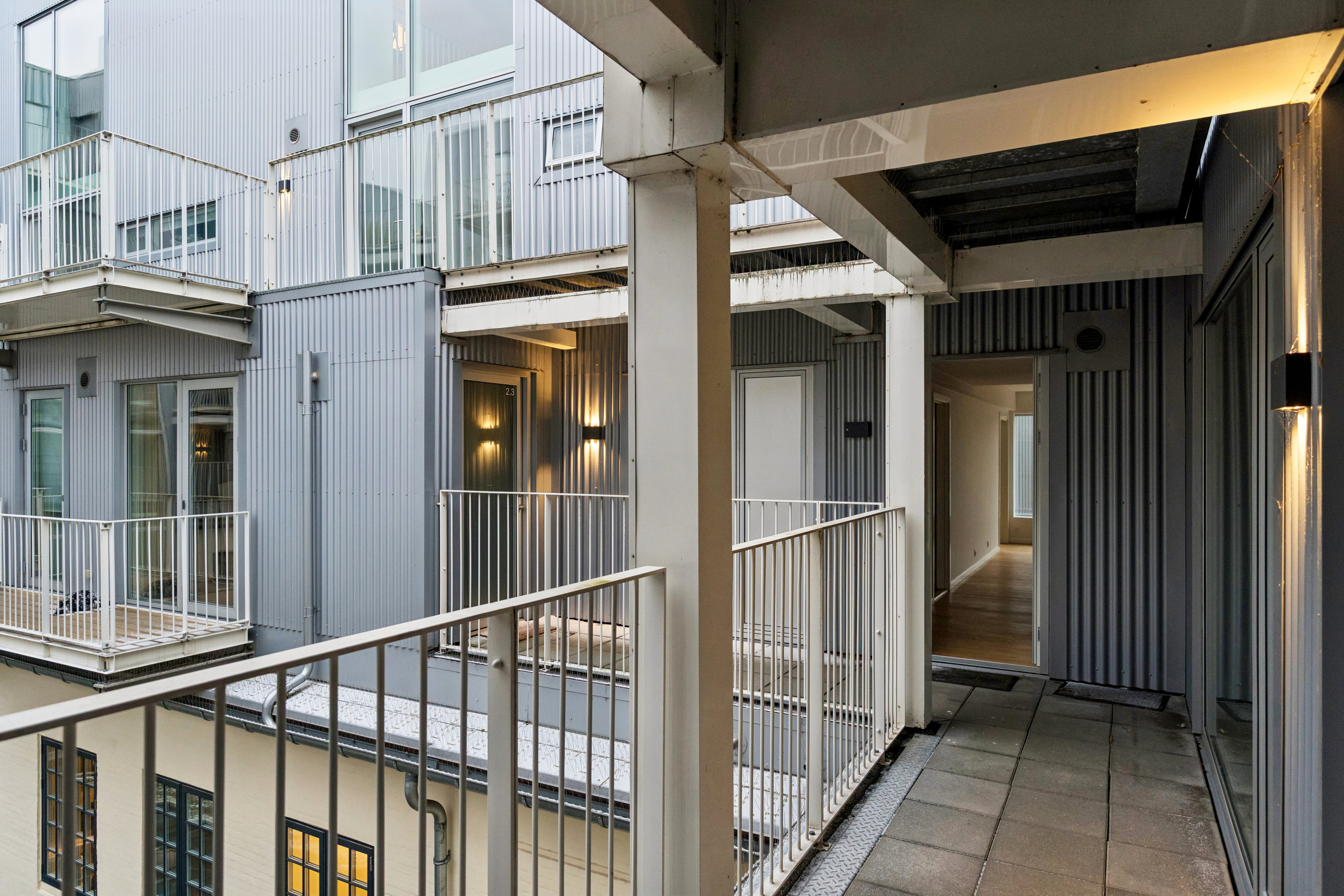 Fremhævet altan billede i fuldskærmstilstand. Billede af Billedvej 6, 2. 2., 2150 Nordhavn