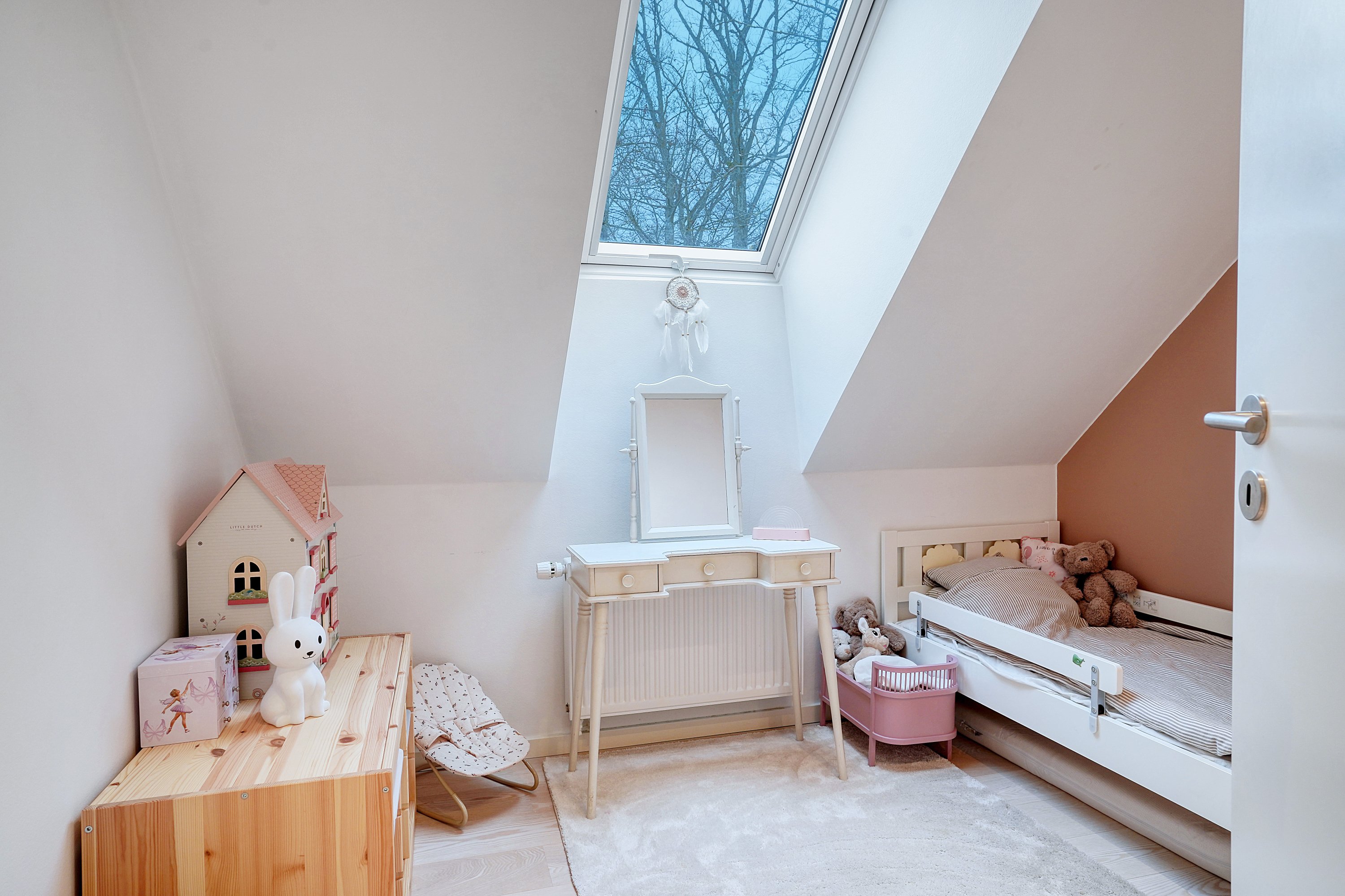 Fremhævet værelse billede i fuldskærmstilstand. Billede af Asminderødgade 51B, 3480 Fredensborg