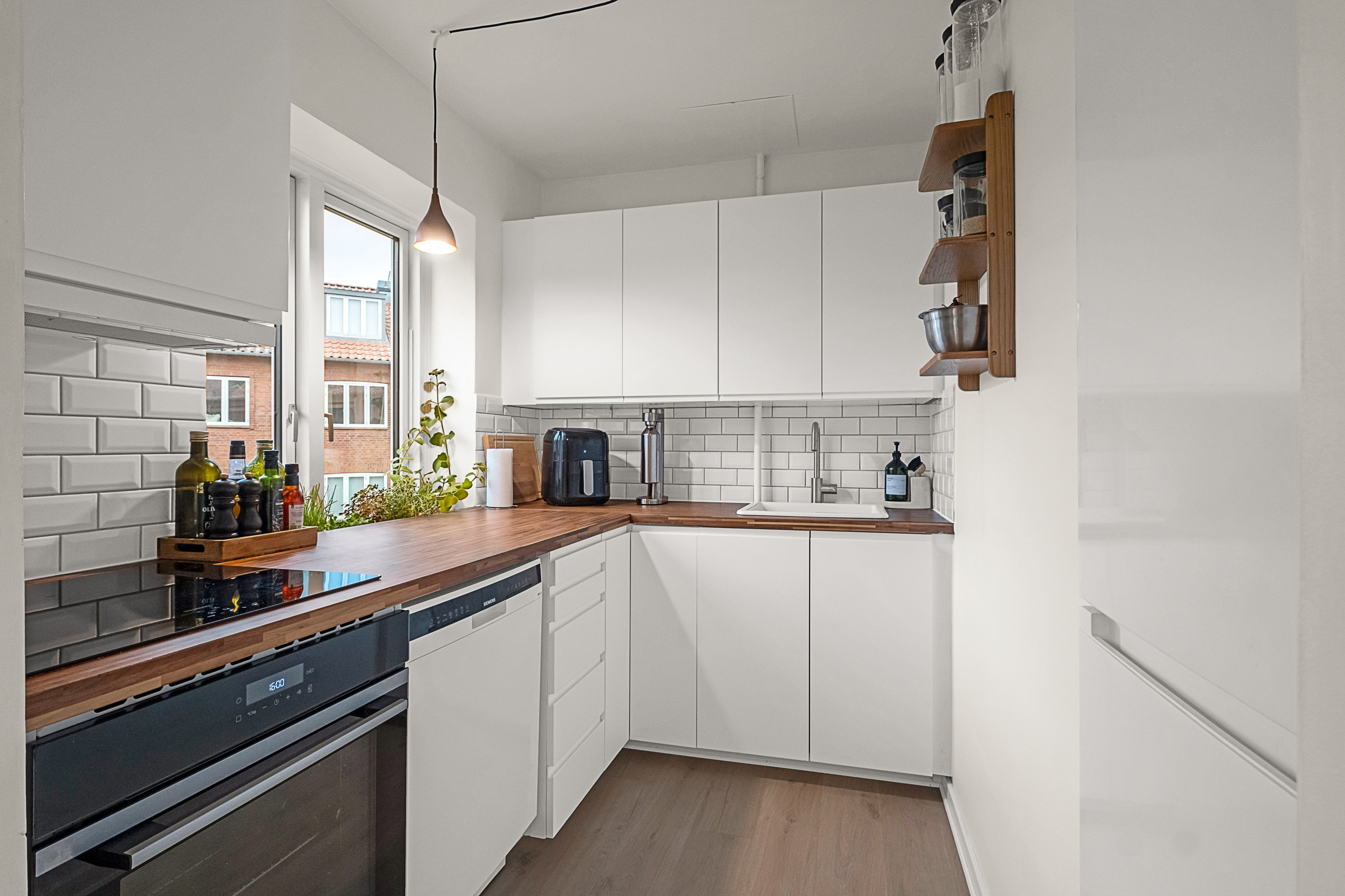 Fremhævet køkken billede i fuldskærmstilstand. Billede af Skanderborgvej 92, 2. 2., 8000 Aarhus C