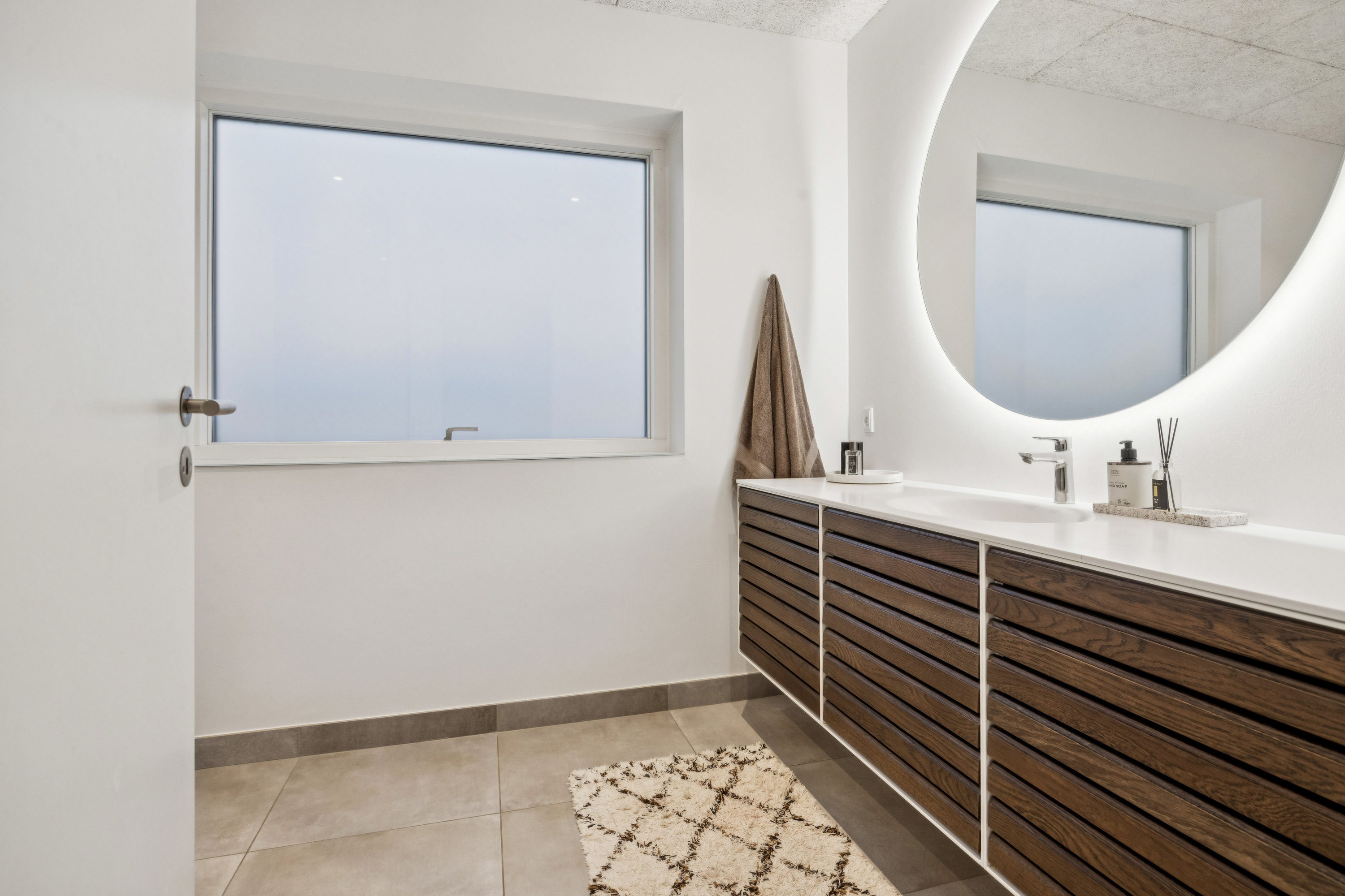 Fremhævet badeværelse billede i fuldskærmstilstand. Billede af Nicolajs Have 3, Nørhalne, 9430 Vadum