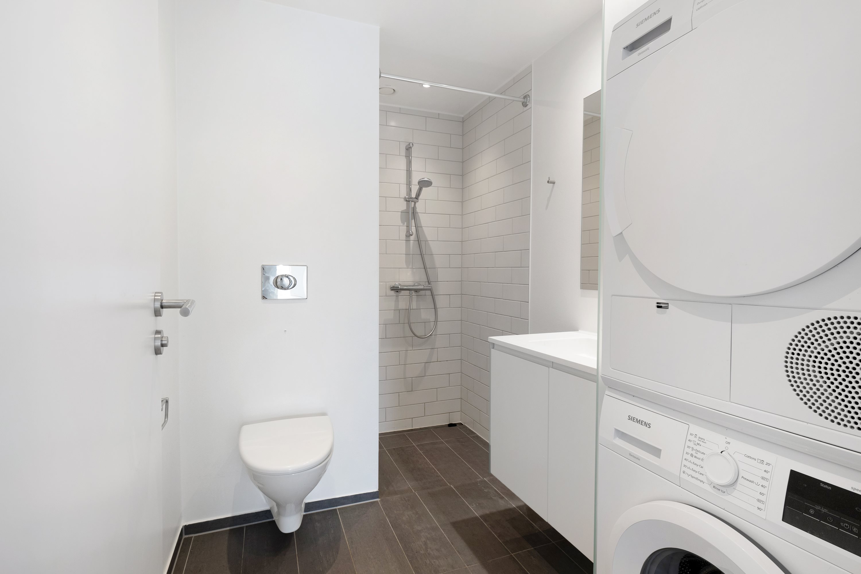 Fremhævet badeværelse billede i fuldskærmstilstand. Billede af Ejler Billes Allé 28, 4. th., 2300 København S