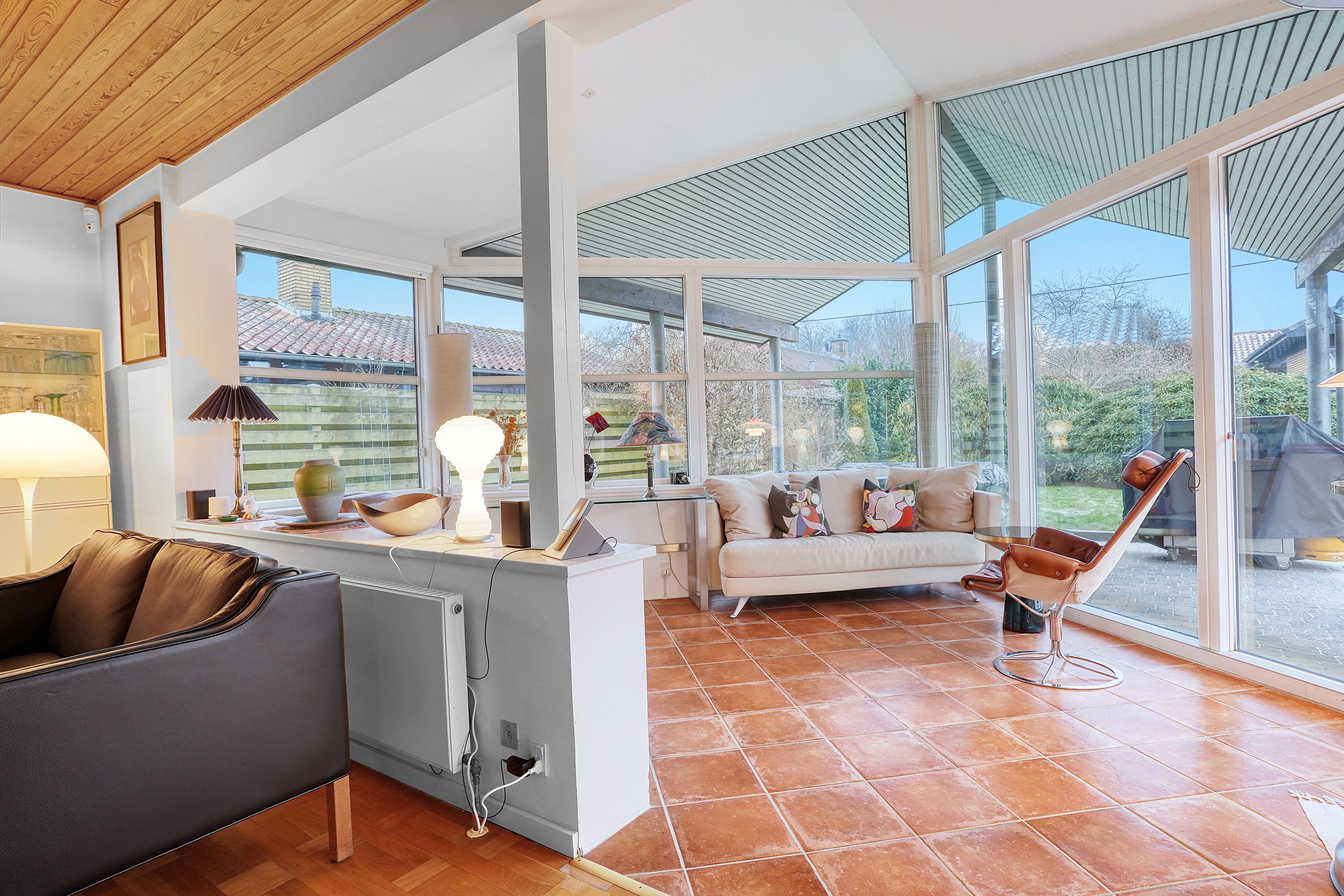 Fremhævet stue billede i fuldskærmstilstand. Billede af Dybedalsvej 23, 3520 Farum