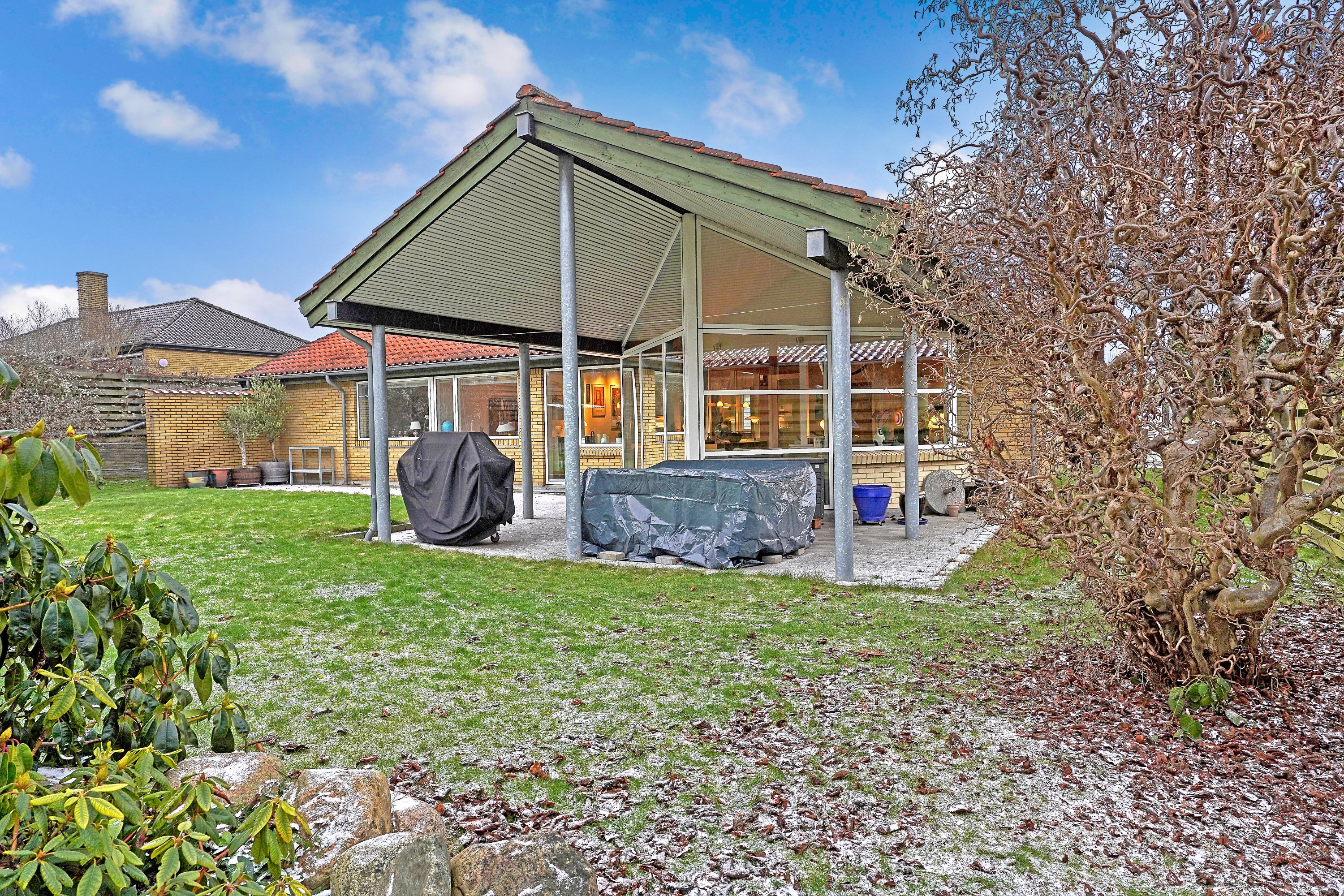 Fremhævet terrasse billede i fuldskærmstilstand. Billede af Dybedalsvej 23, 3520 Farum