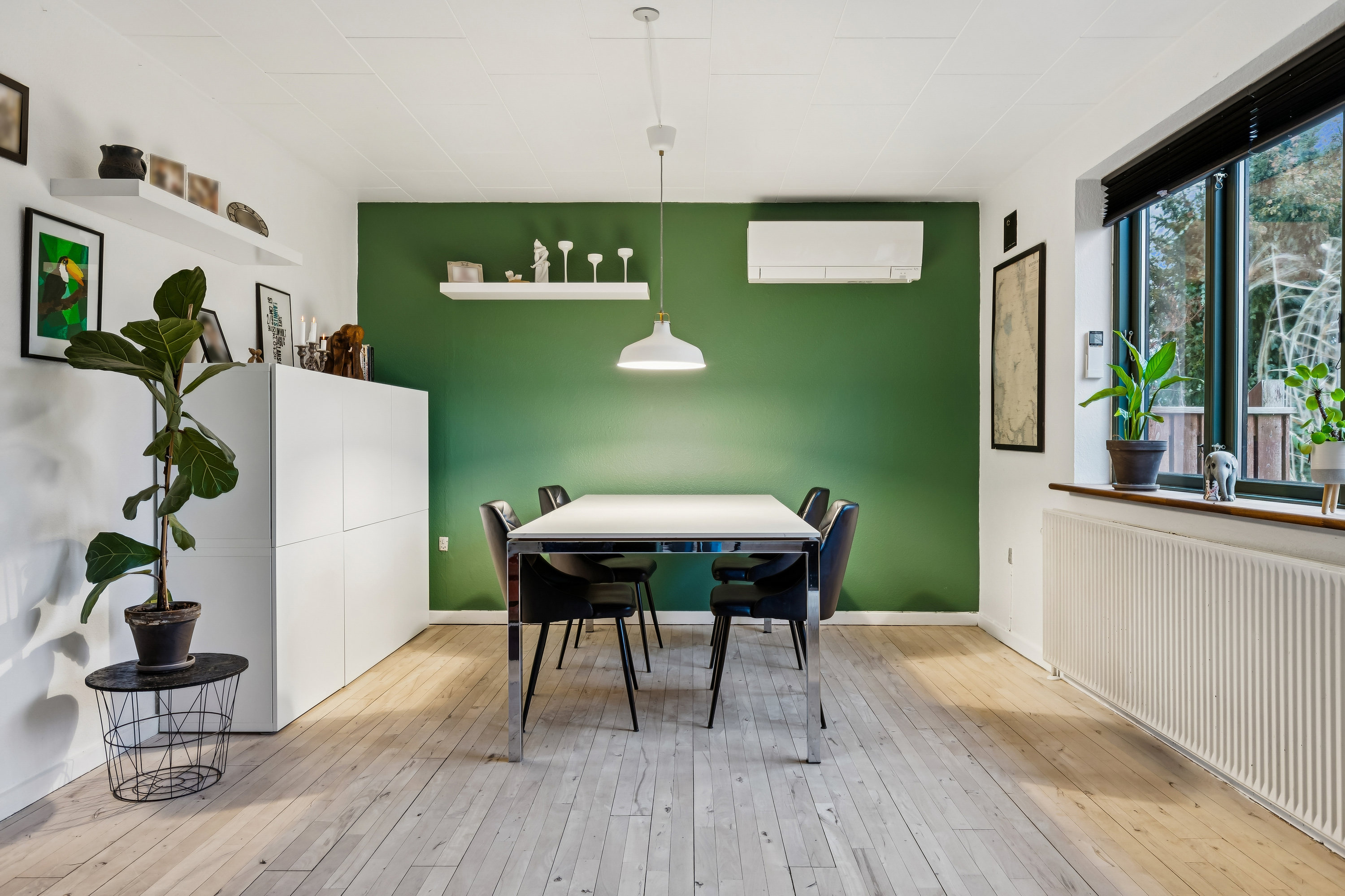 Fremhævet stue billede i fuldskærmstilstand. Billede af Gartnerlunden 13, Kundby, 4520 Svinninge