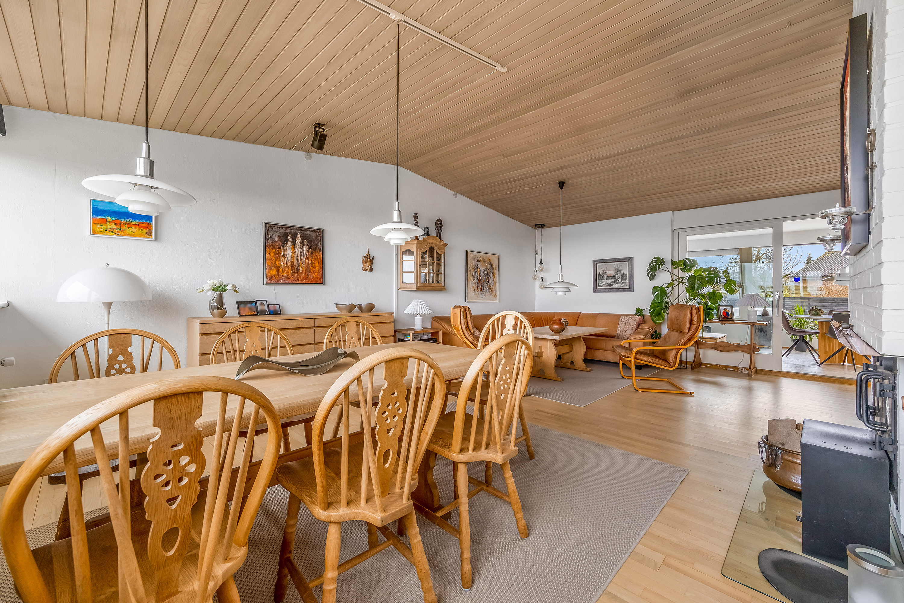 Fremhævet stue billede i fuldskærmstilstand. Billede af Linderupvej 7, 3600 Frederikssund