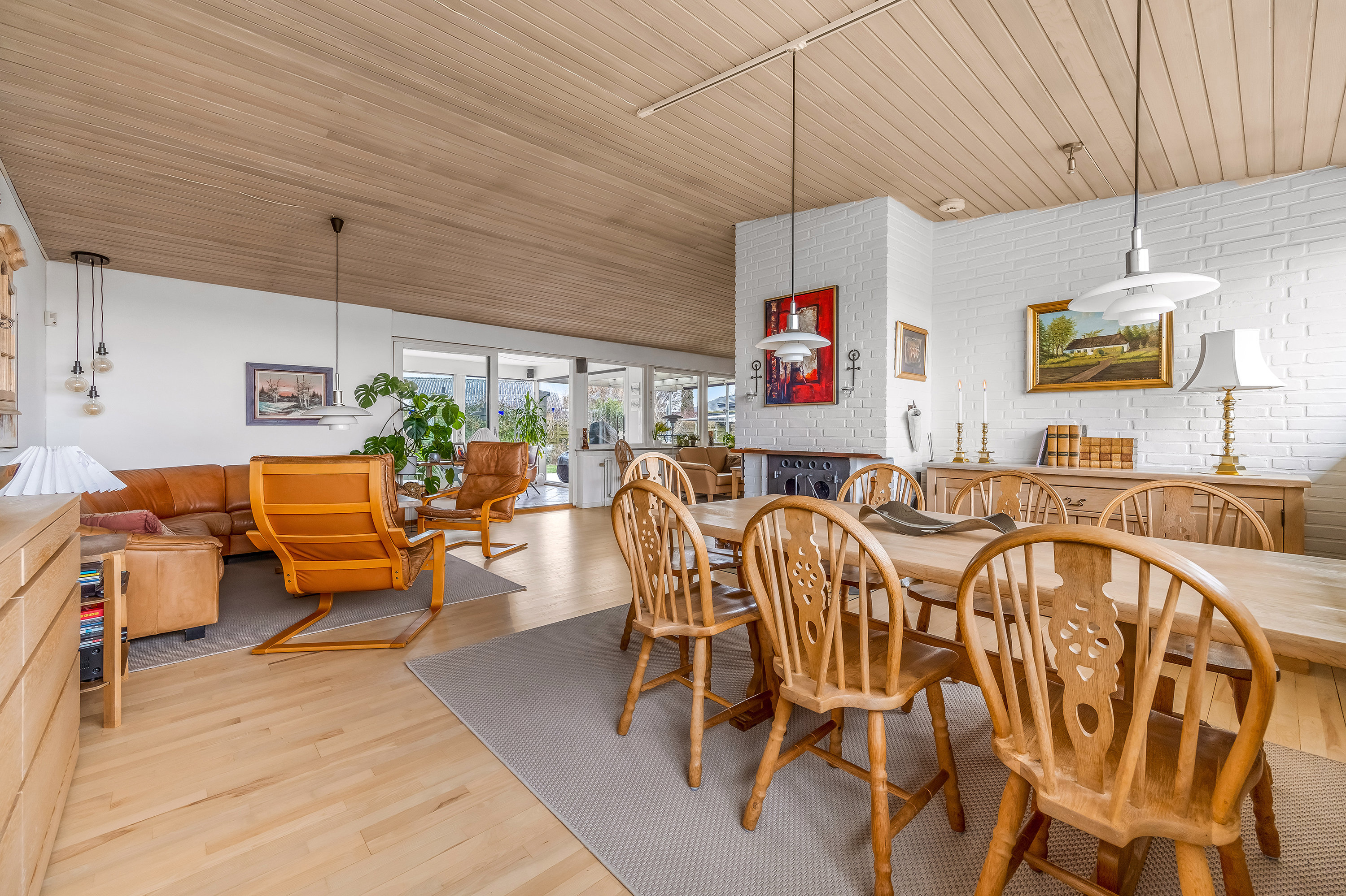 Fremhævet stue billede i fuldskærmstilstand. Billede af Linderupvej 7, 3600 Frederikssund