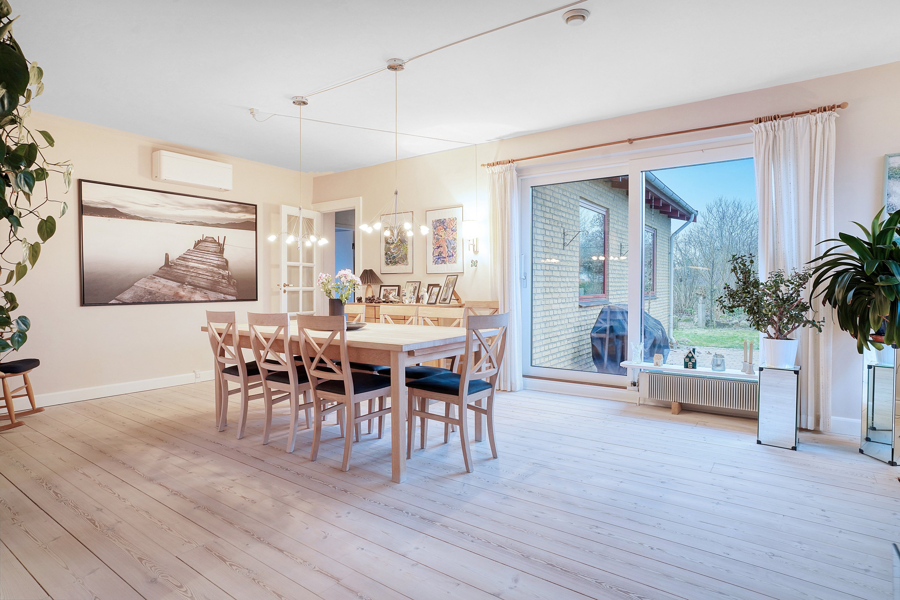 Fremhævet spisestue billede i fuldskærmstilstand. Billede af Frederiksborgvej 170, 3450 Allerød