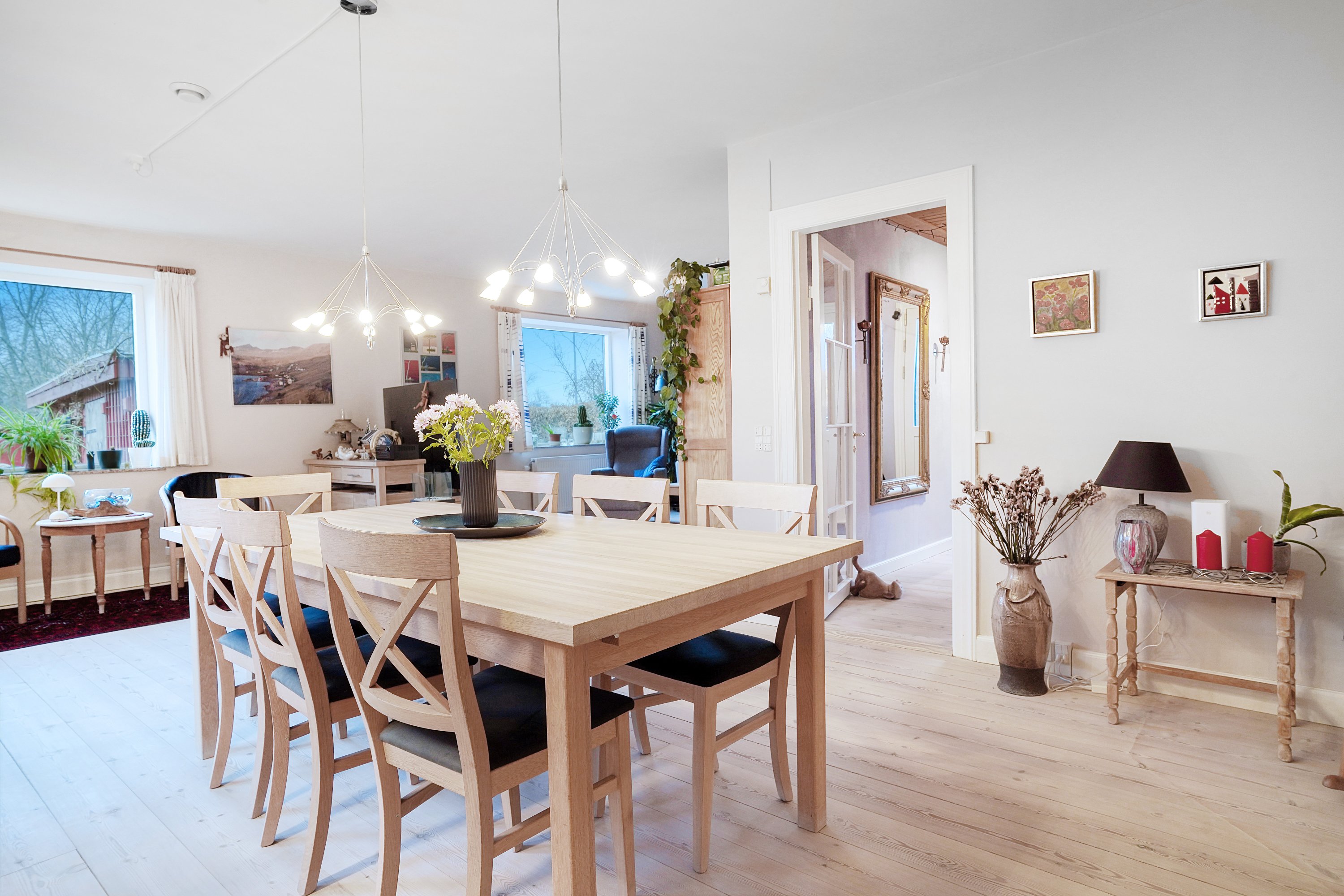 Fremhævet spisestue billede i fuldskærmstilstand. Billede af Frederiksborgvej 170, 3450 Allerød