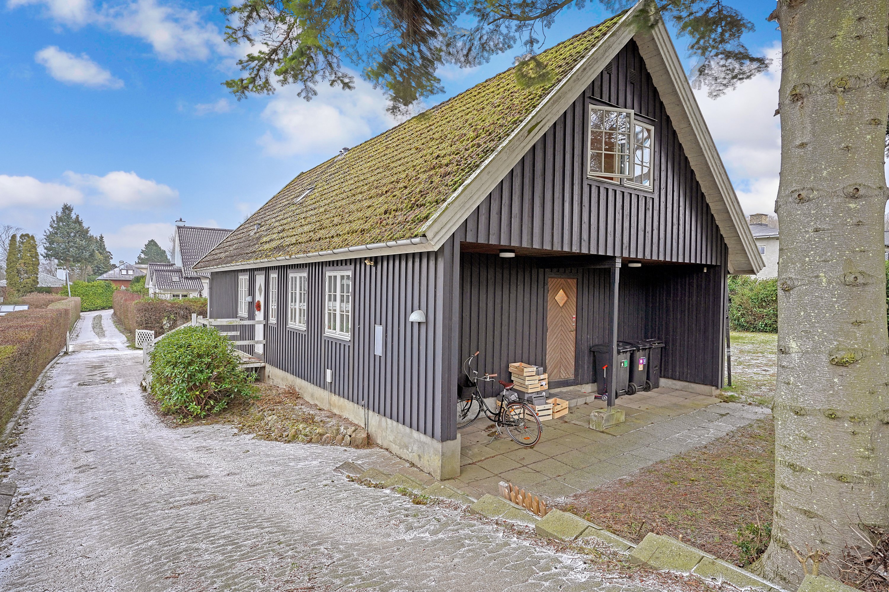 Fremhævet ejendommen billede i fuldskærmstilstand. Billede af Humlebæk Strandvej 147, 3050 Humlebæk