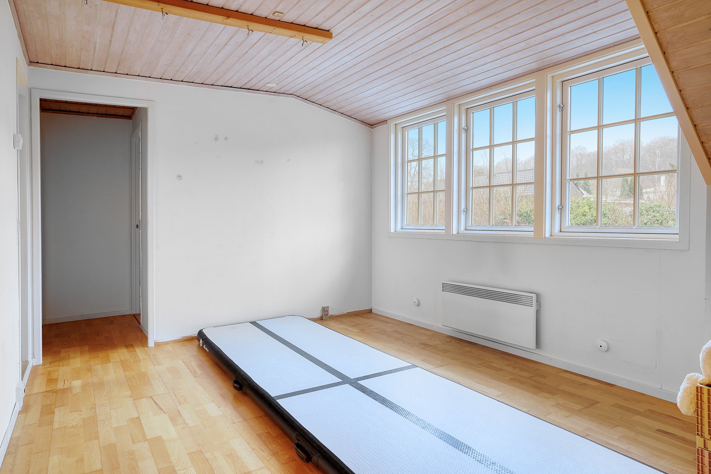 Fremhævet værelse billede i fuldskærmstilstand. Billede af Humlebæk Strandvej 147, 3050 Humlebæk