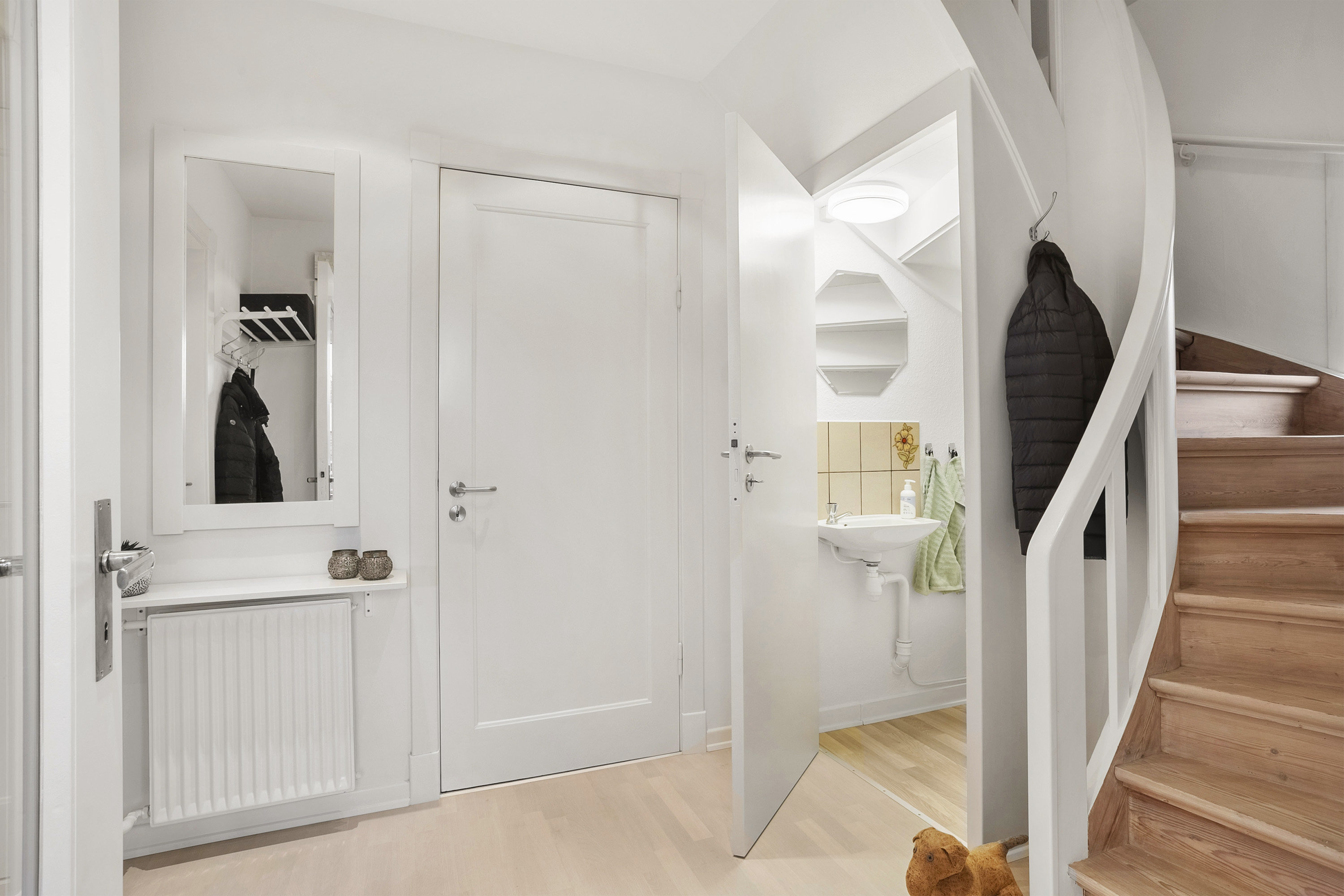 Fremhævet entré billede i fuldskærmstilstand. Billede af Vester Alle 17, 6600 Vejen