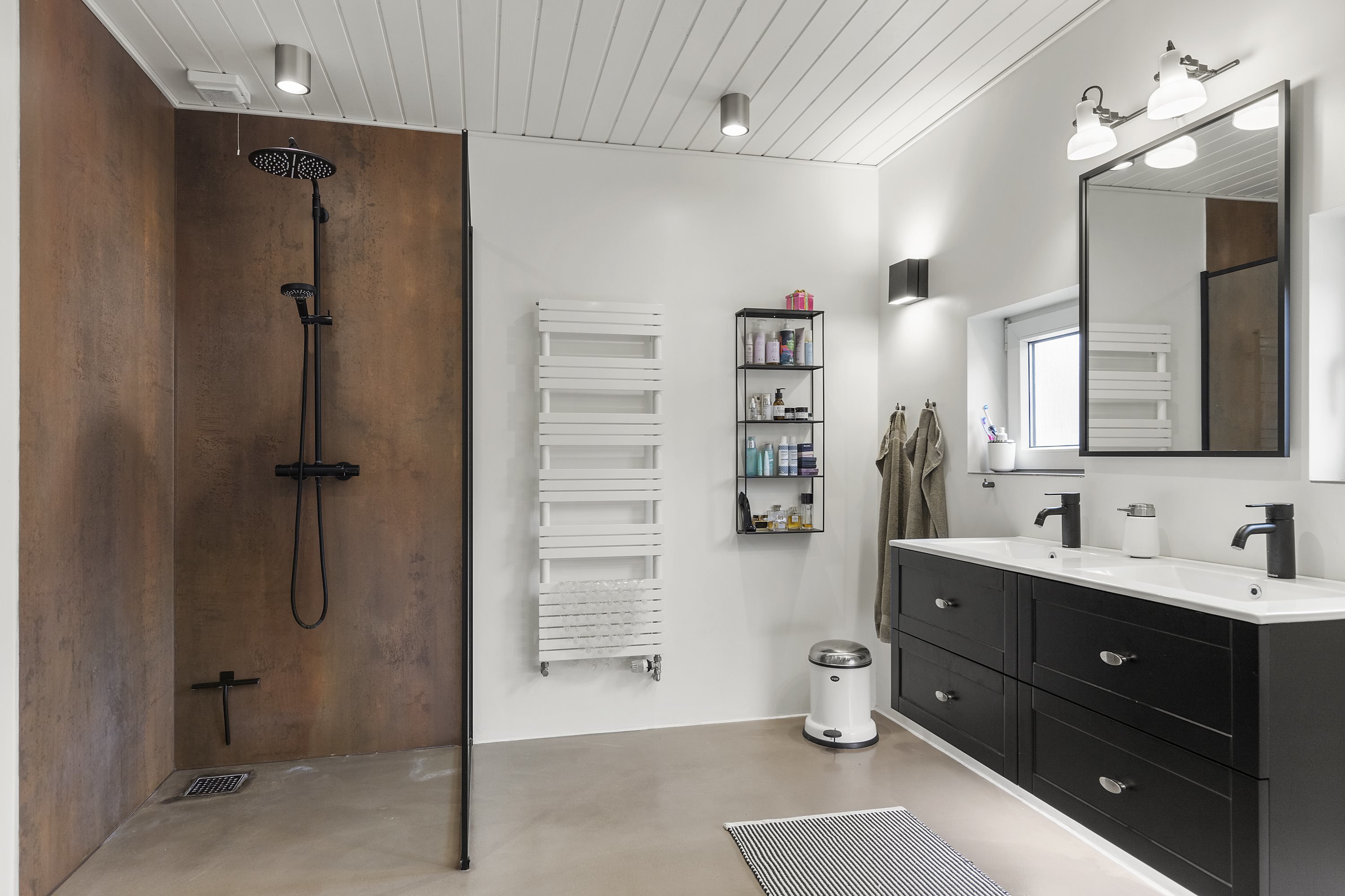 Fremhævet badeværelse billede i fuldskærmstilstand. Billede af Amerikavej 30, 9500 Hobro