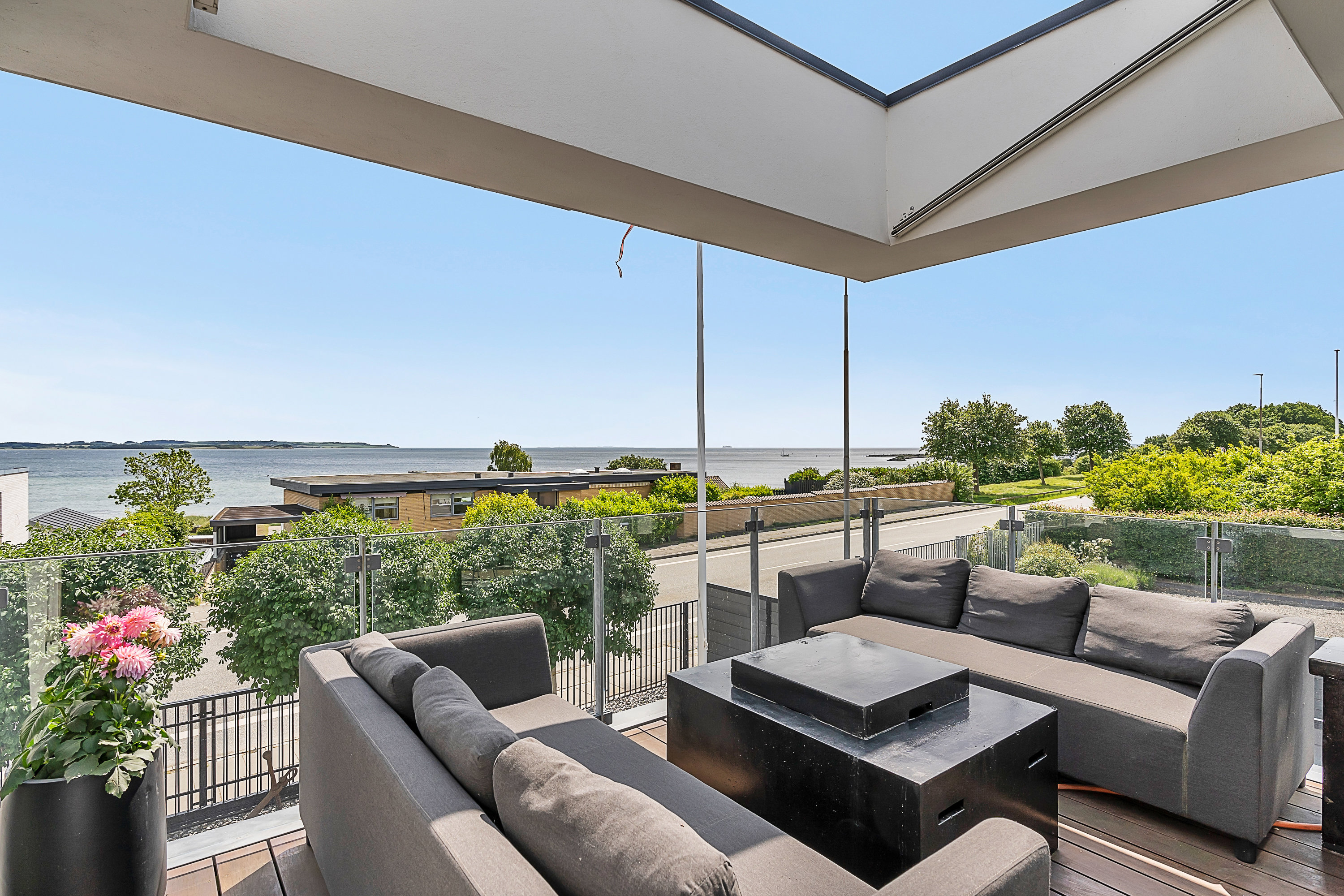 Fremhævet  billede i fuldskærmstilstand. Billede af Egå Strandvej 105, 8250 Egå