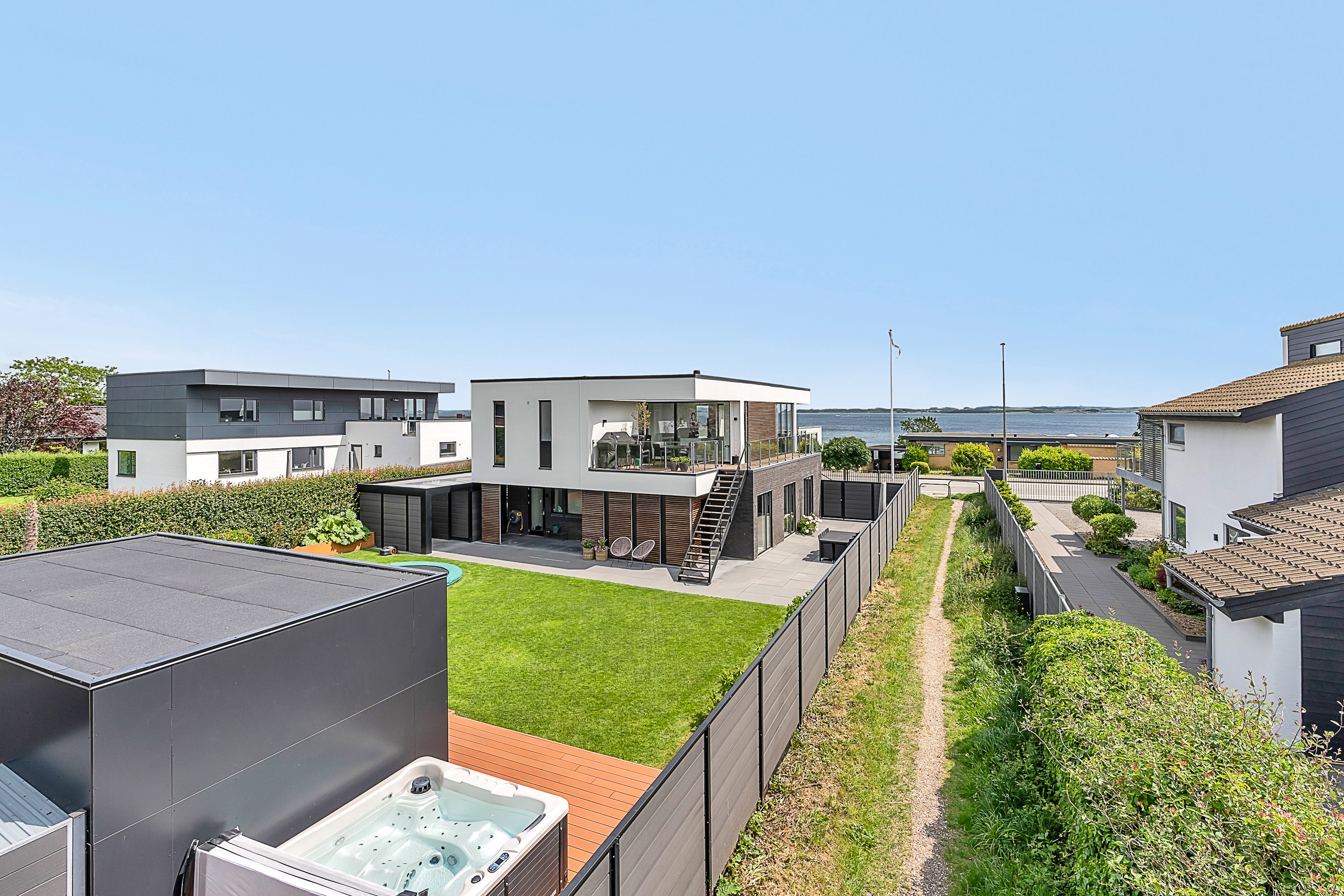 Fremhævet  billede i fuldskærmstilstand. Billede af Egå Strandvej 105, 8250 Egå