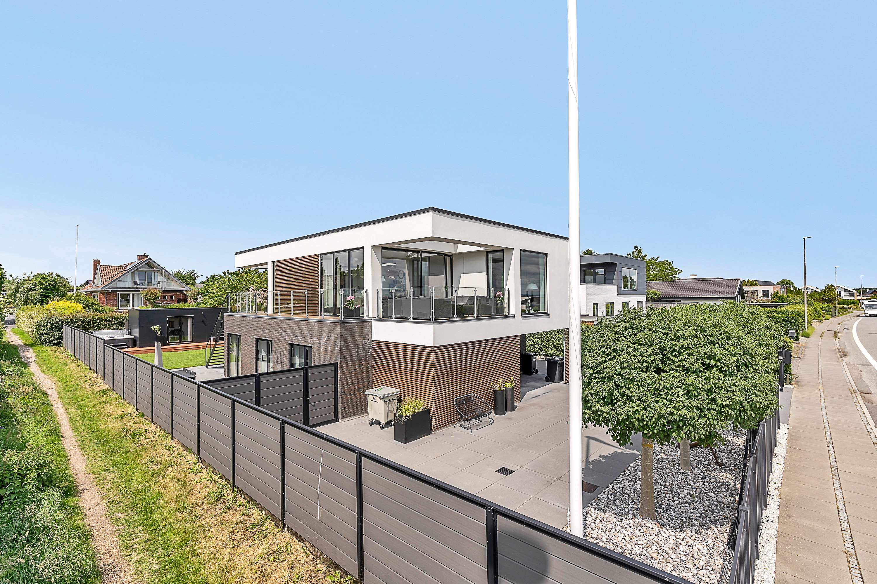 Fremhævet  billede i fuldskærmstilstand. Billede af Egå Strandvej 105, 8250 Egå