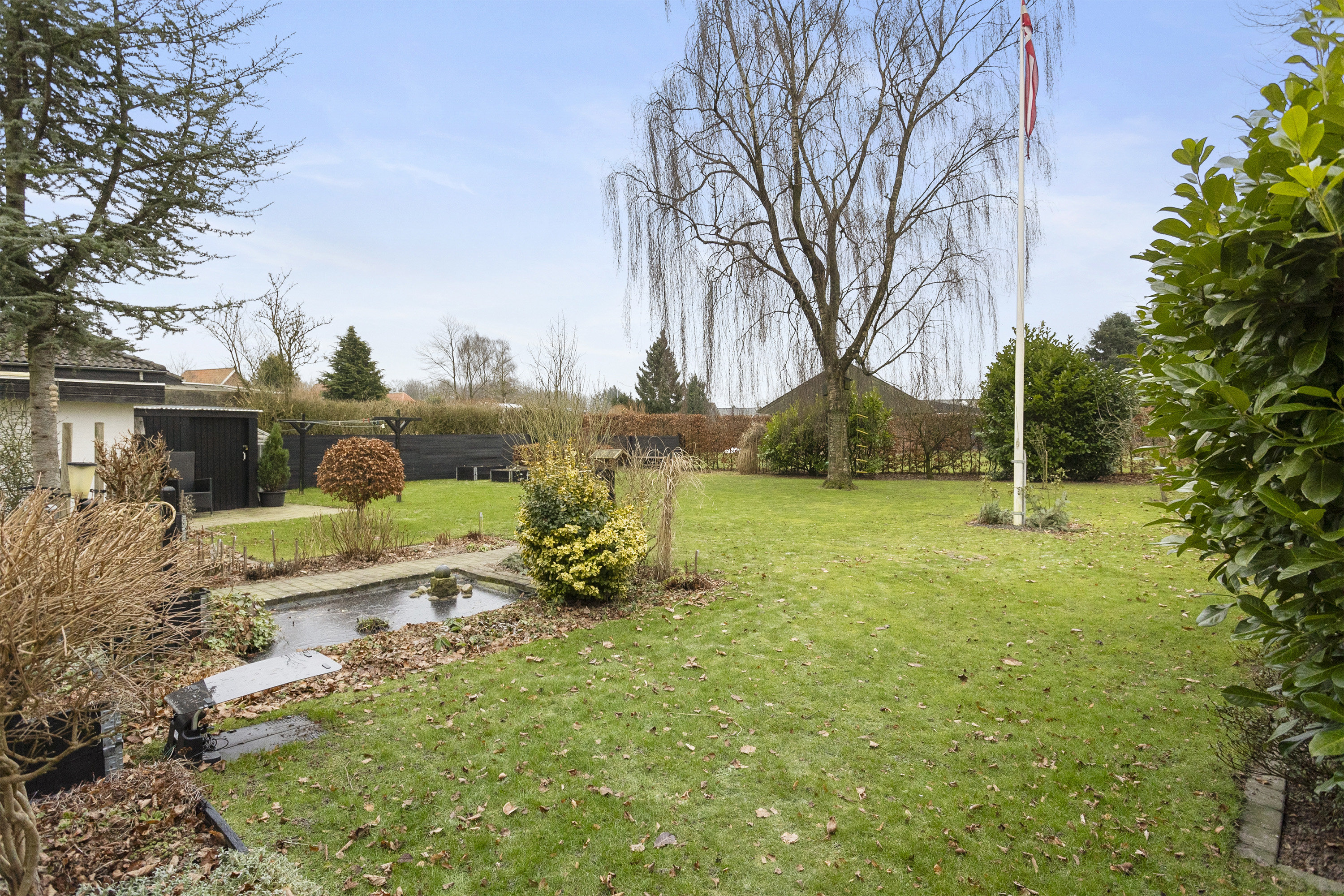 Fremhævet have billede i fuldskærmstilstand. Billede af Vejenvej 14, Askov, 6600 Vejen