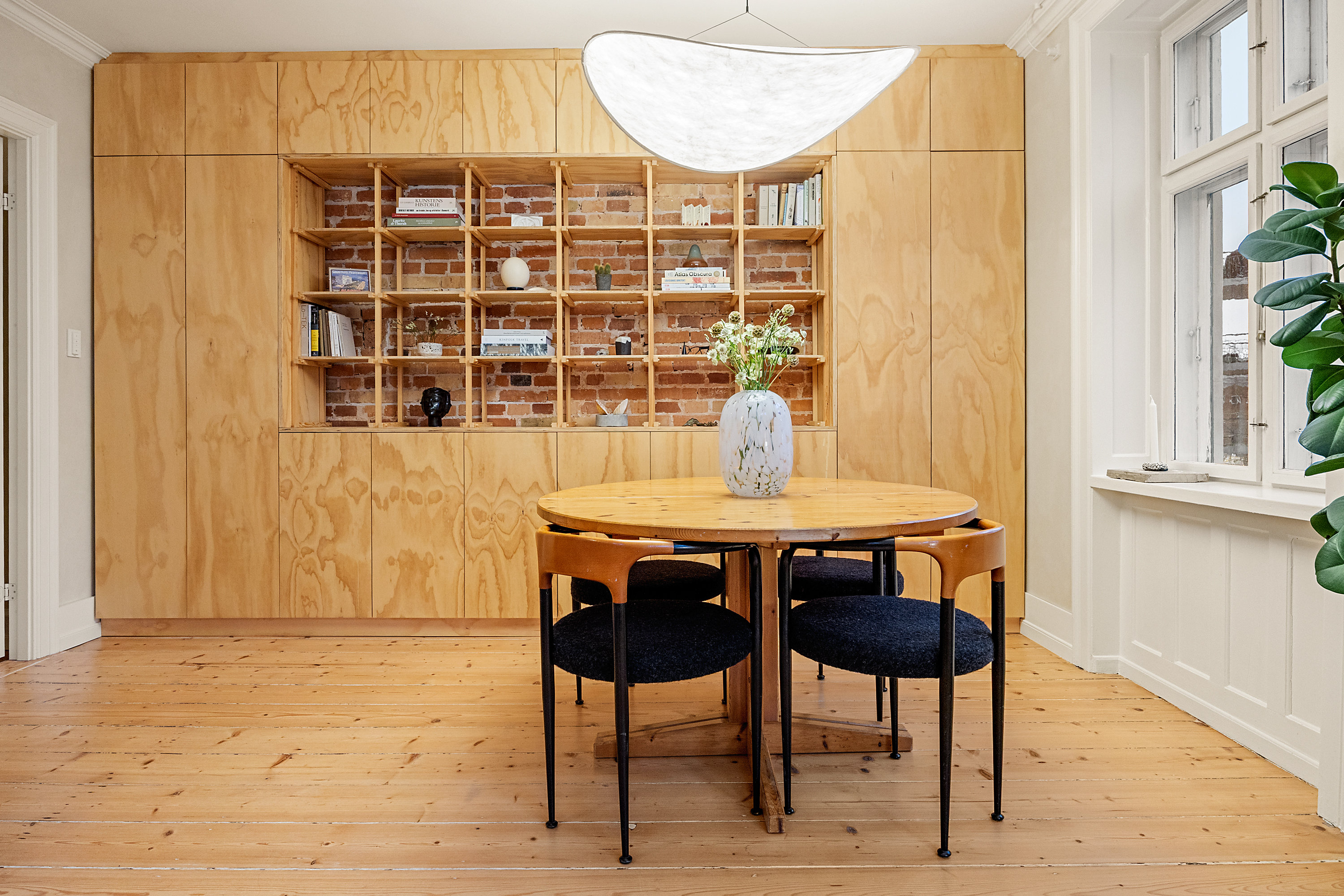 Fremhævet stue billede i fuldskærmstilstand. Billede af Nørrebrogade 205, 2. th., 2200 København N