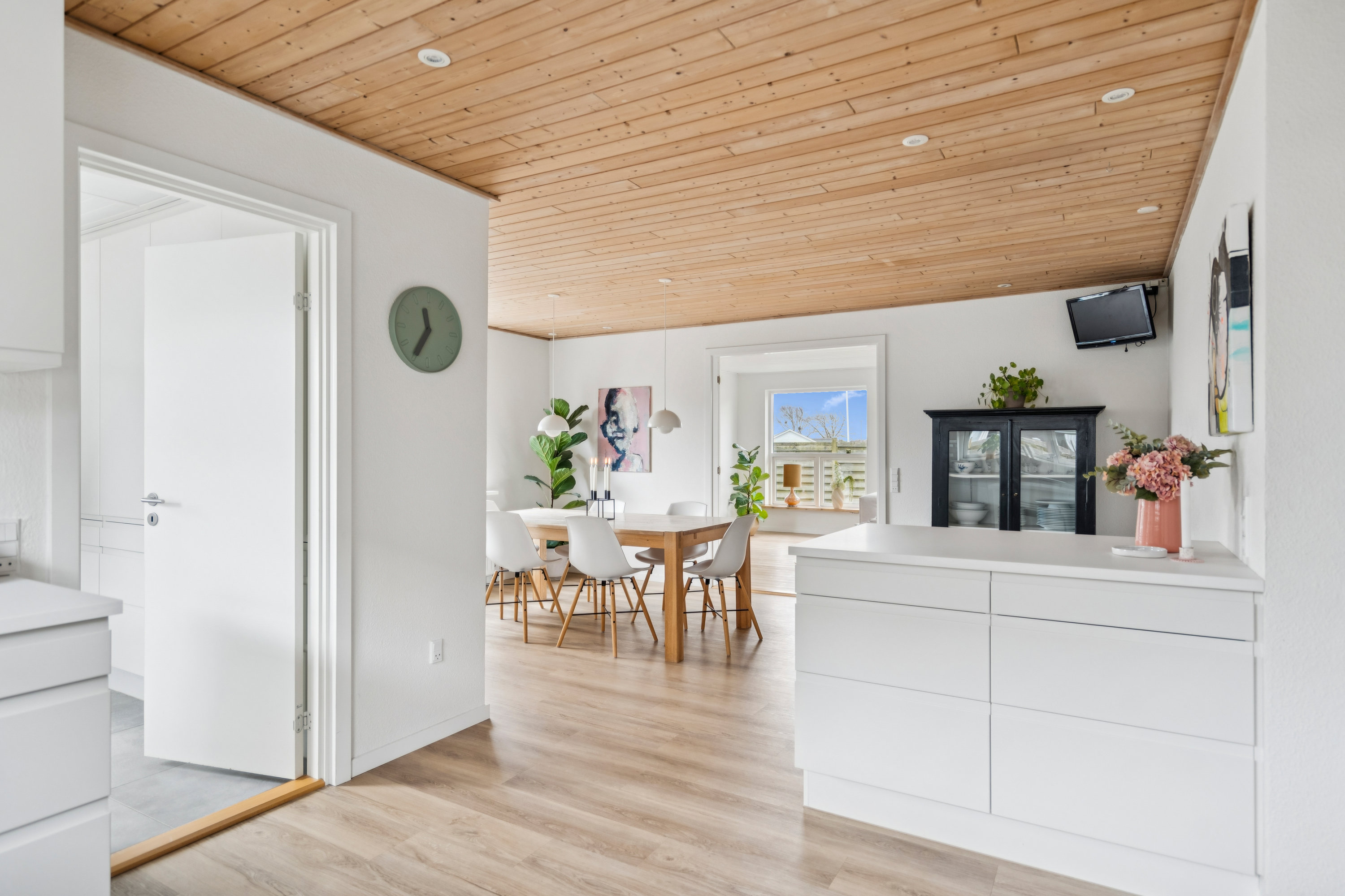 Fremhævet køkken billede i fuldskærmstilstand. Billede af Porsevænget 5, 9850 Hirtshals