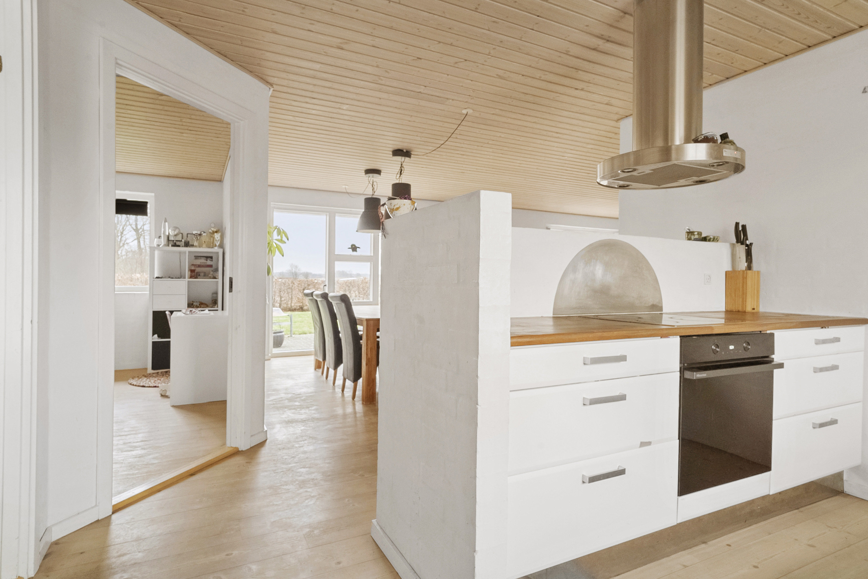 Fremhævet køkken billede i fuldskærmstilstand. Billede af Linde Alle 20, Ølsted, 8723 Løsning