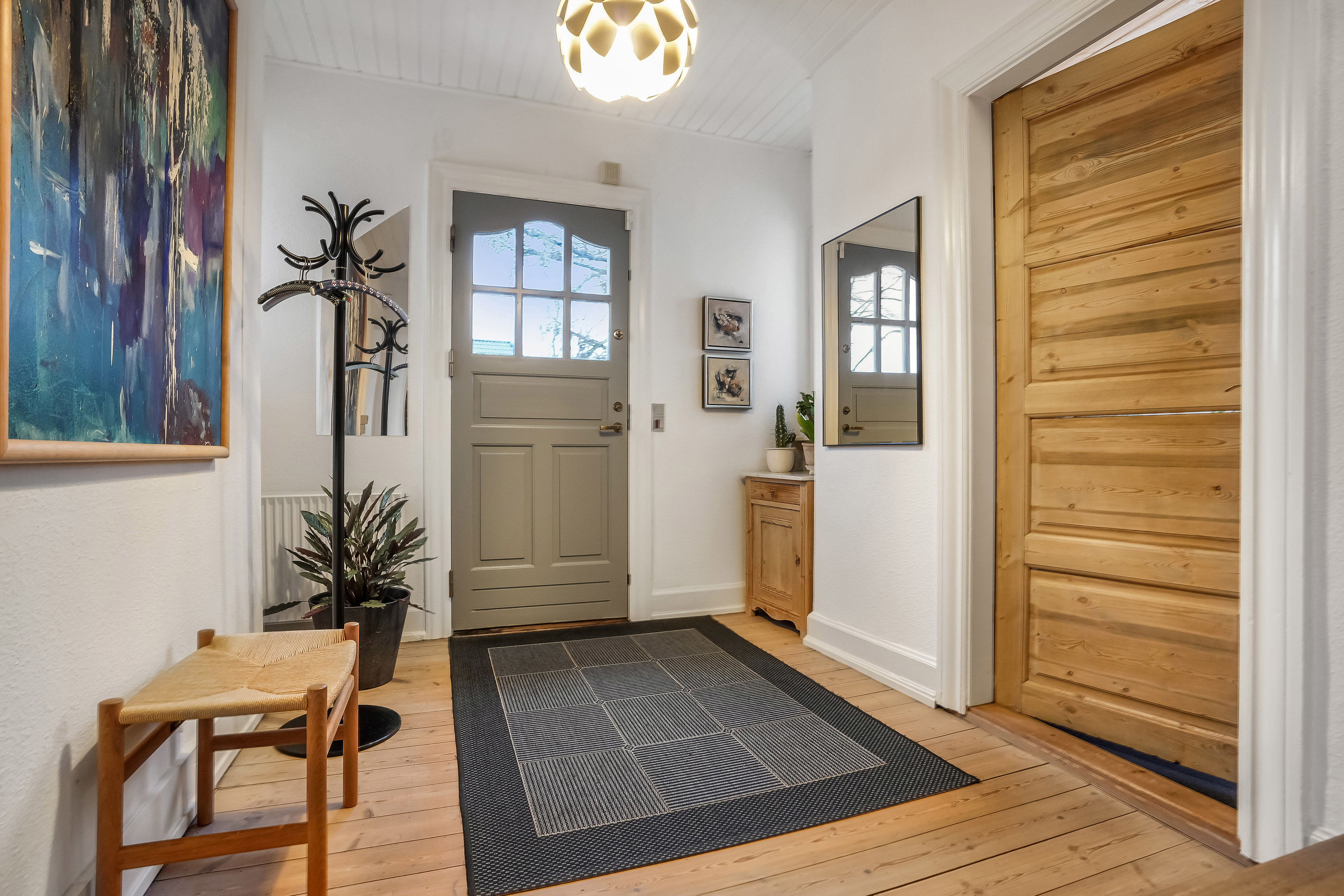 Fremhævet entré billede i fuldskærmstilstand. Billede af Skolevej 3, Næsby, 5270 Odense N