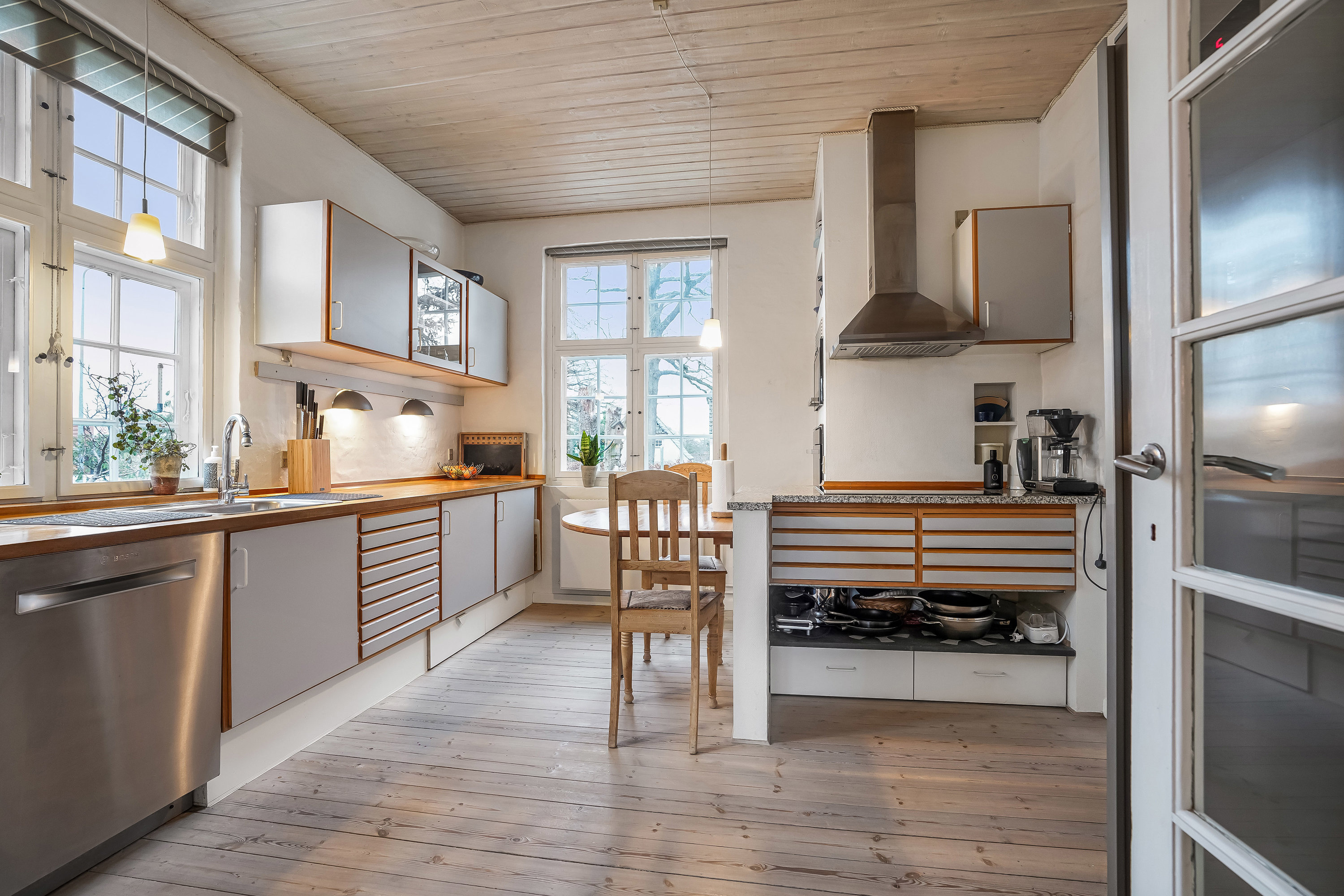 Fremhævet køkken billede i fuldskærmstilstand. Billede af Skolevej 3, Næsby, 5270 Odense N