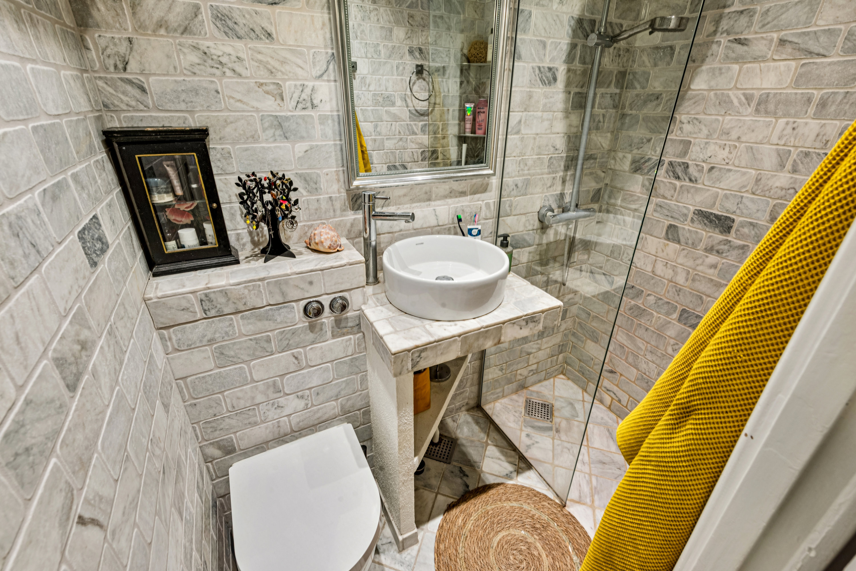 Fremhævet badeværelse  billede i fuldskærmstilstand. Billede af Nordfeldvej 22, 2. th., 2700 Brønshøj