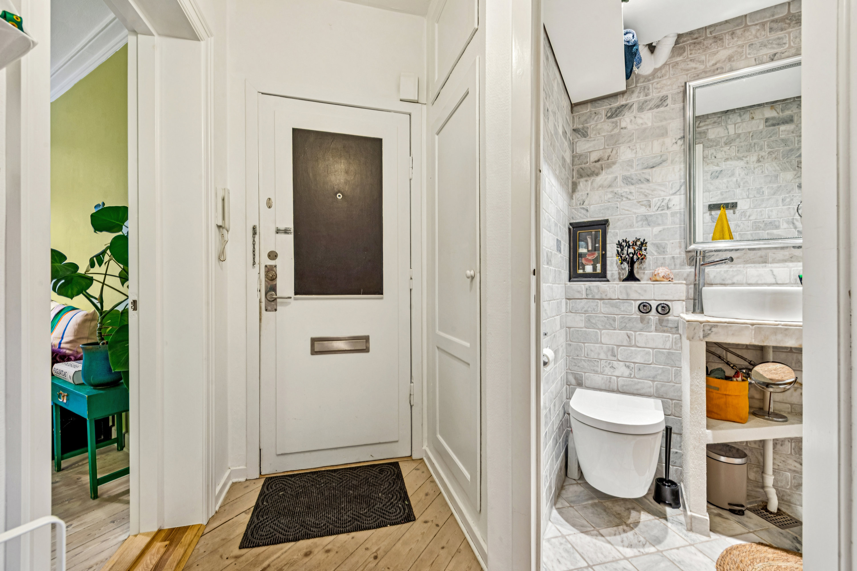 Fremhævet fordelingsgang billede i fuldskærmstilstand. Billede af Nordfeldvej 22, 2. th., 2700 Brønshøj