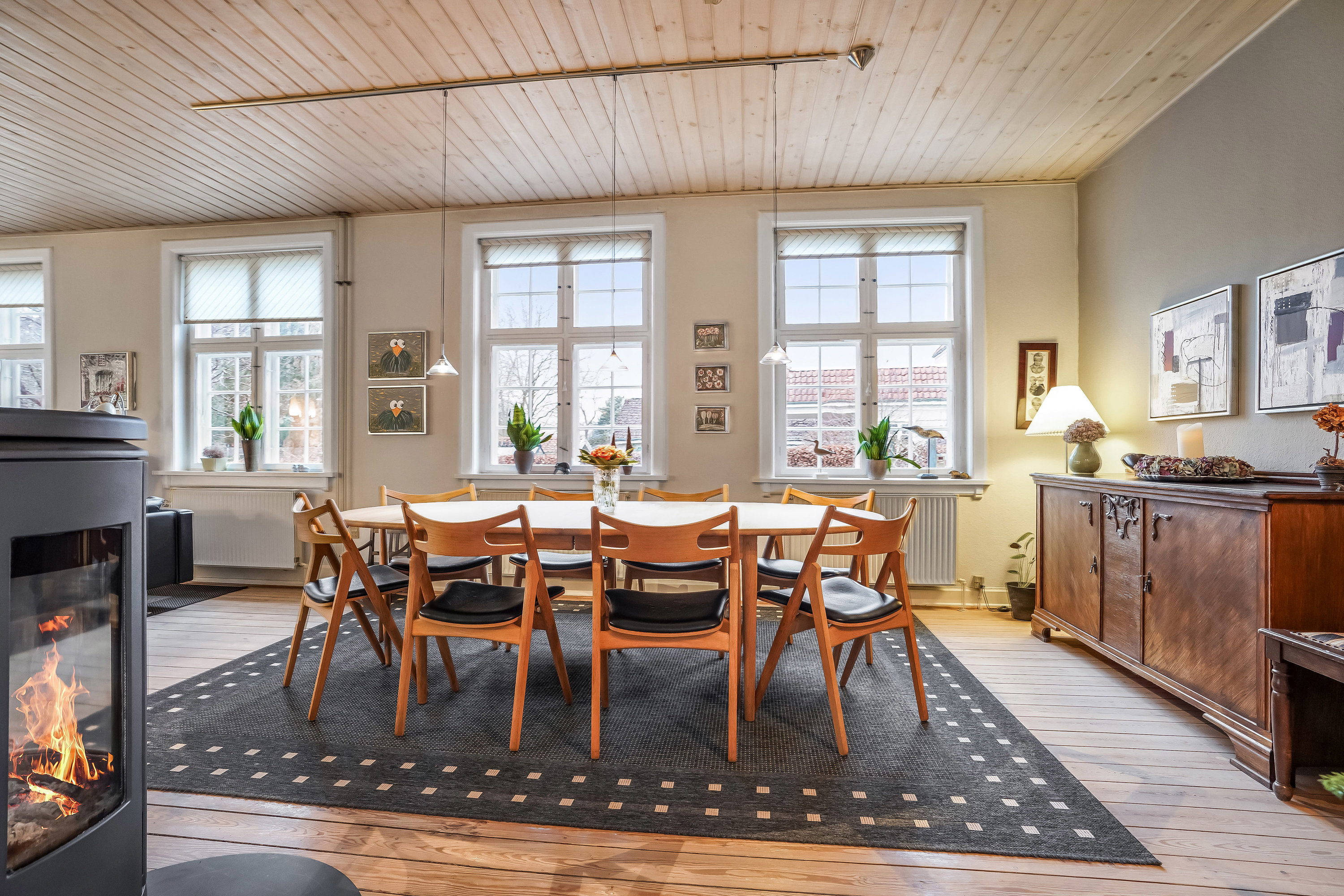 Fremhævet stue billede i fuldskærmstilstand. Billede af Skolevej 3, Næsby, 5270 Odense N