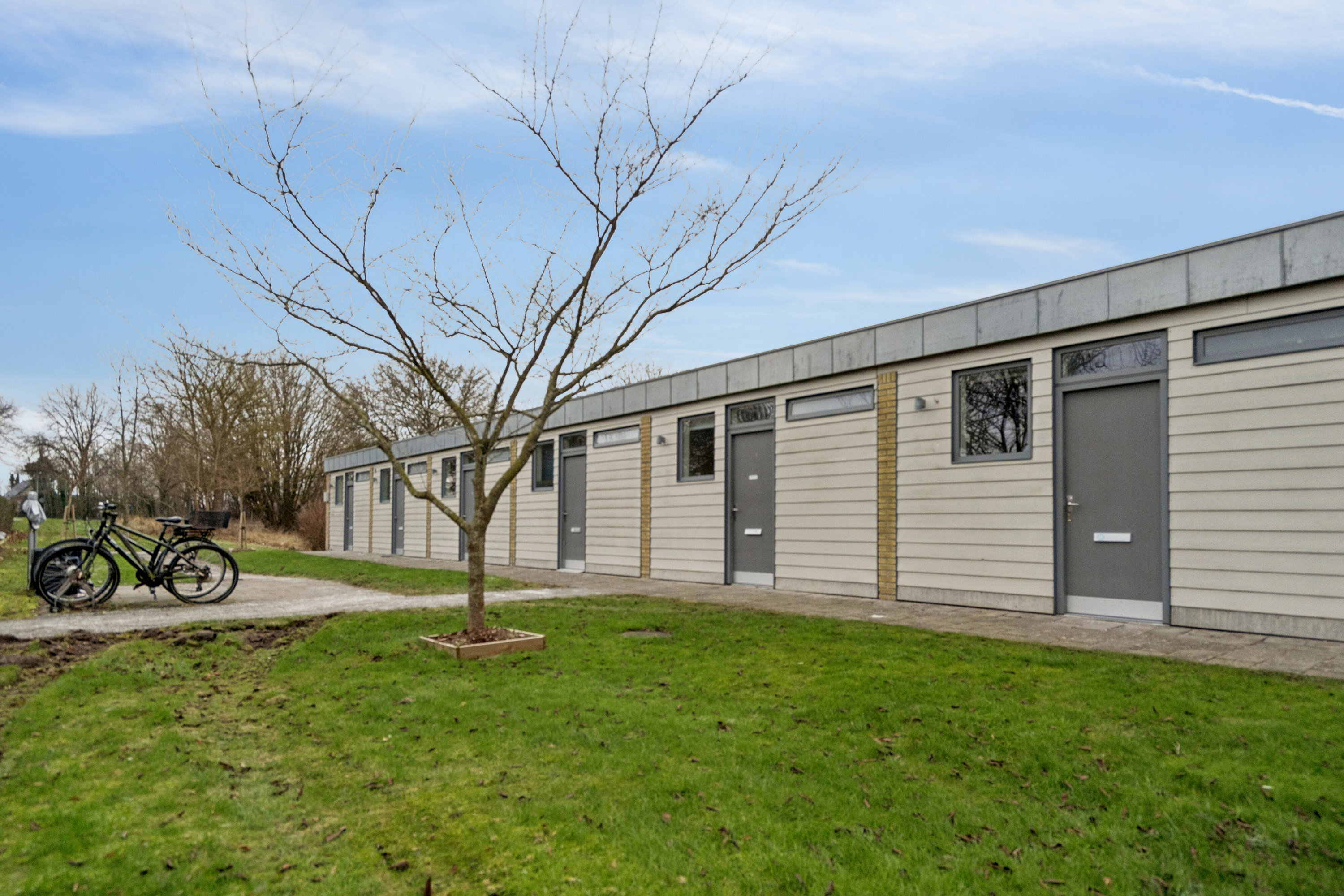 Fremhævet udendørs billede i fuldskærmstilstand. Billede af Christian X's Vej 12F, 8260 Viby J