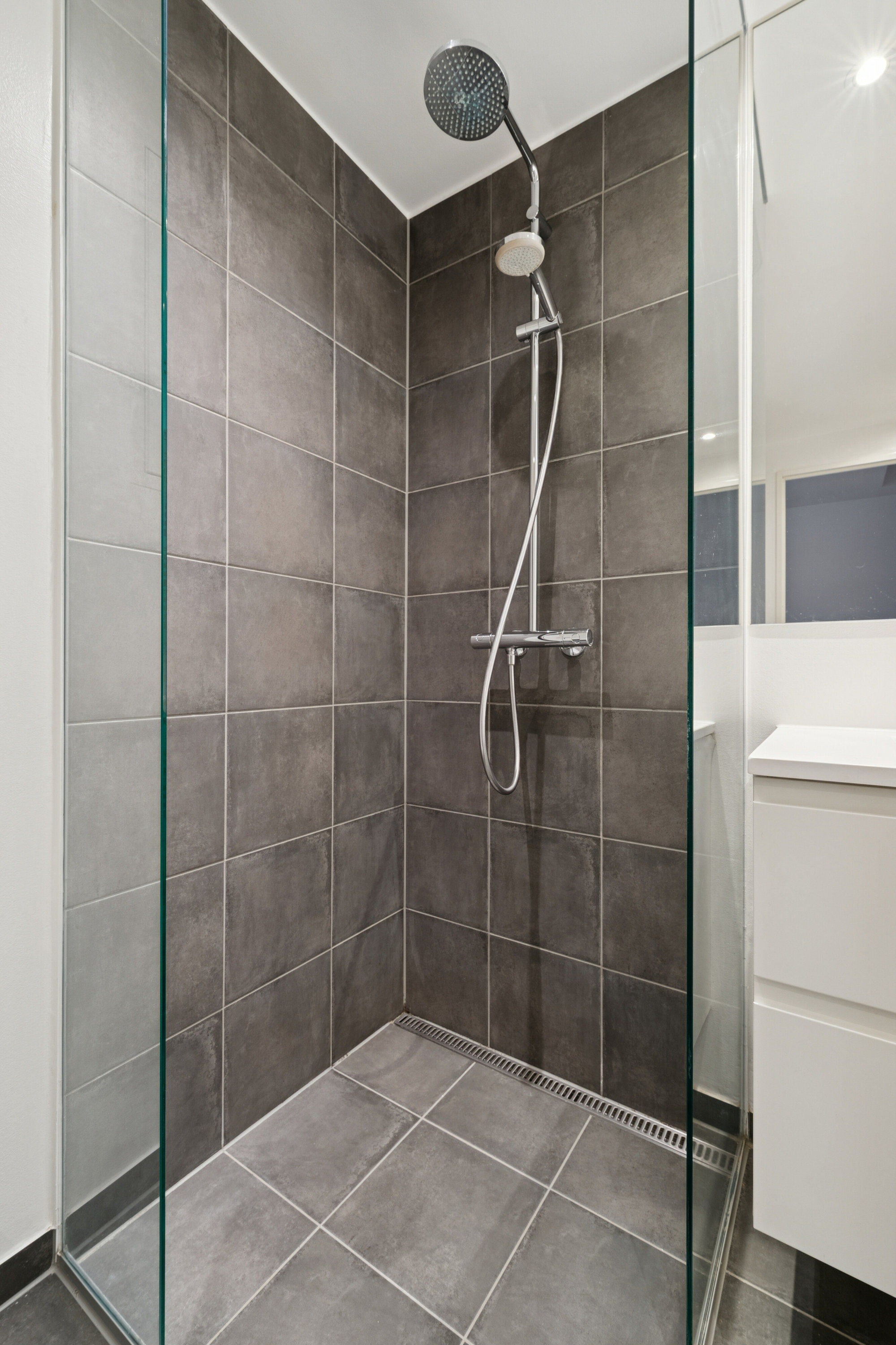 Fremhævet badeværelse billede i fuldskærmstilstand. Billede af Ved Amagerbanen 35A, 2300 København S