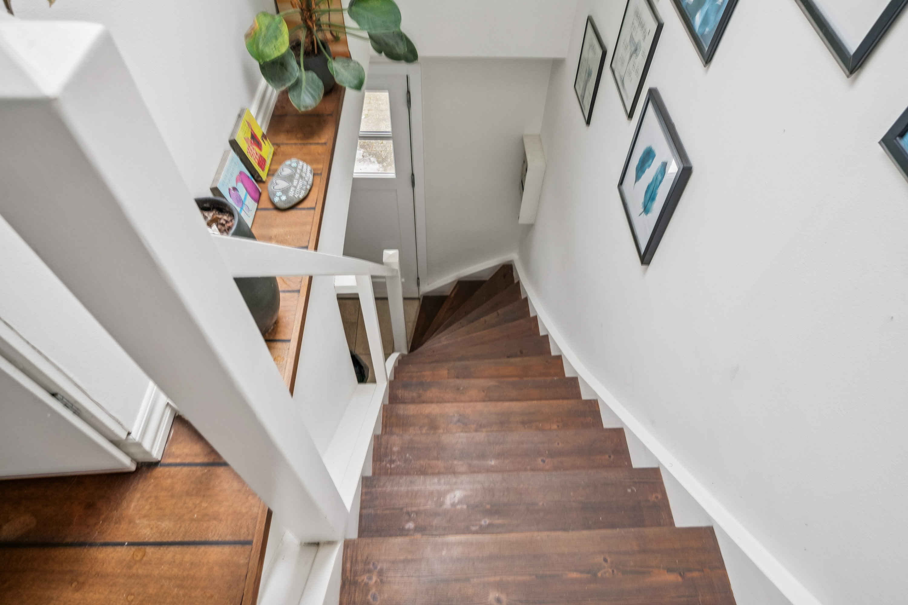 Fremhævet trappe billede i fuldskærmstilstand. Billede af Vittenvej 99, Vitten, 8382 Hinnerup