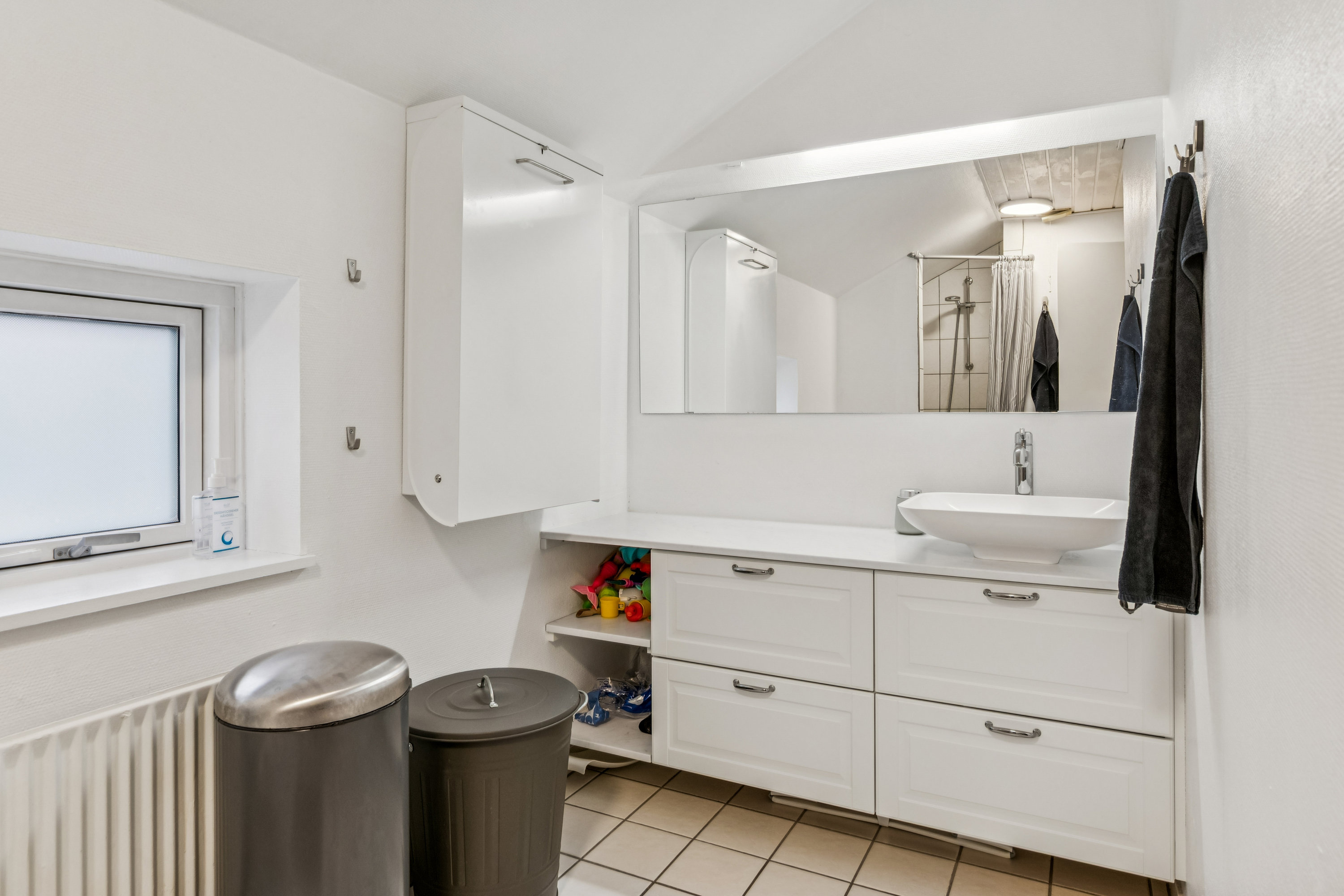 Fremhævet badeværelse billede i fuldskærmstilstand. Billede af Flintebakken 162, 8240 Risskov