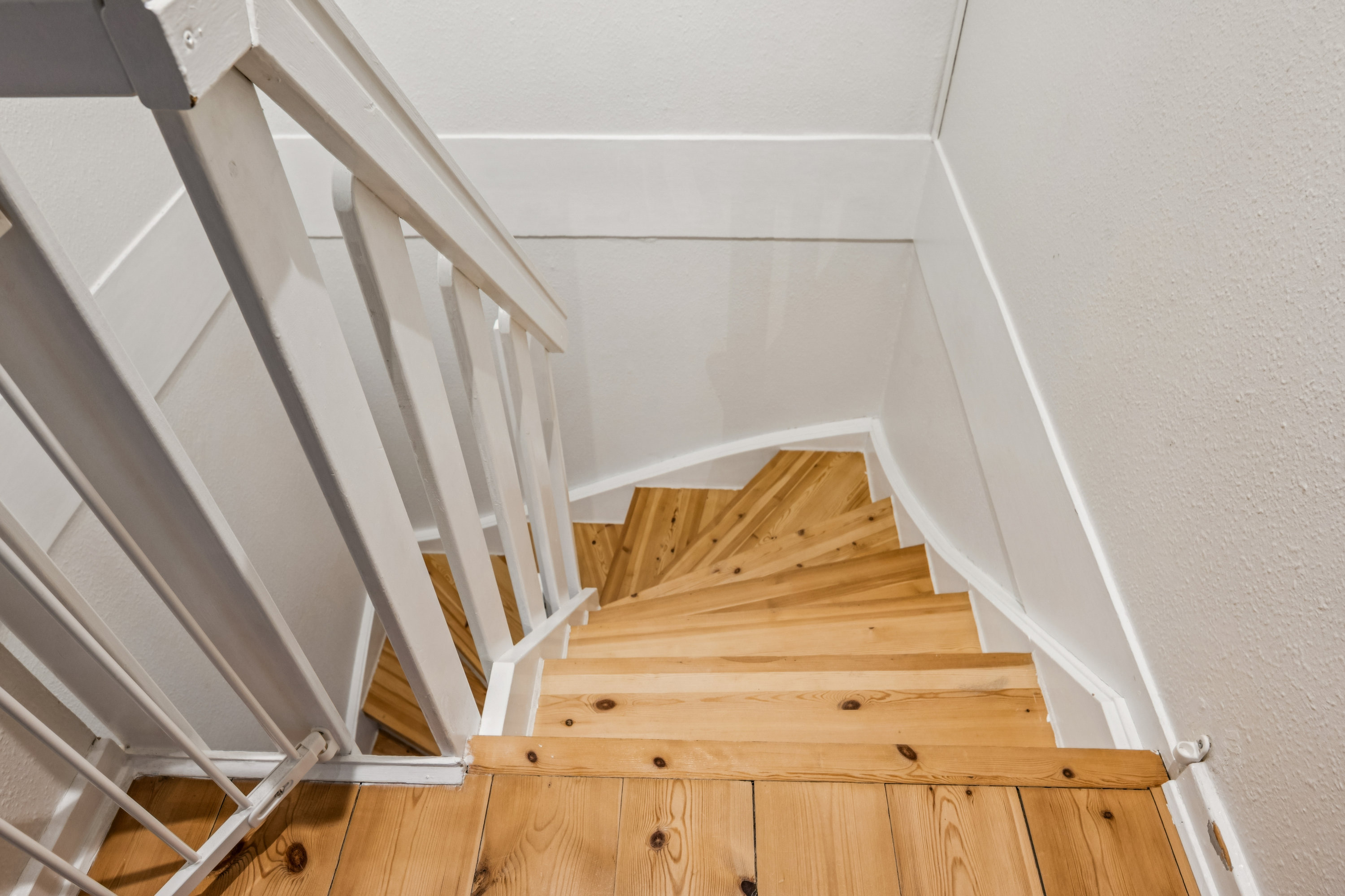 Fremhævet trappe billede i fuldskærmstilstand. Billede af Flintebakken 162, 8240 Risskov