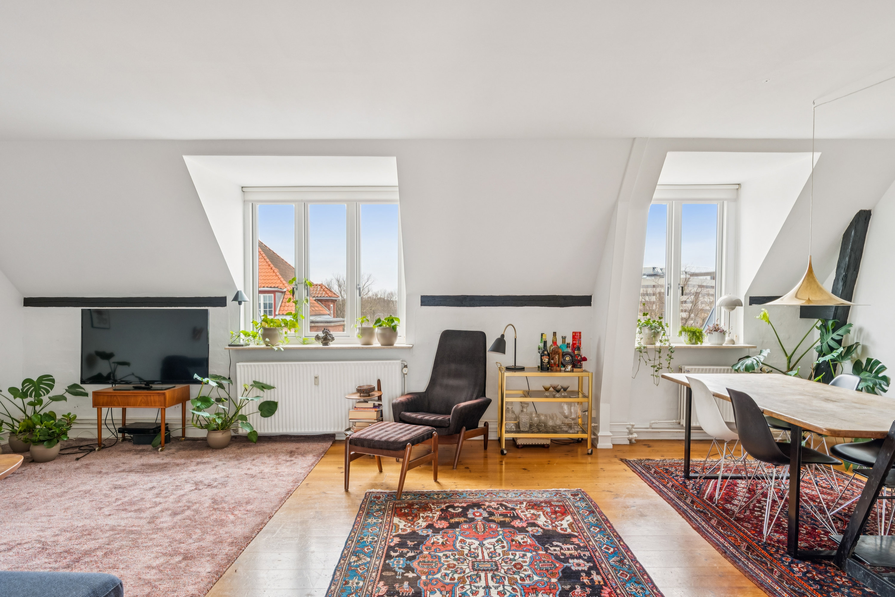 Fremhævet stue billede i fuldskærmstilstand. Billede af Østerbrogade 96, 5., 2100 København Ø