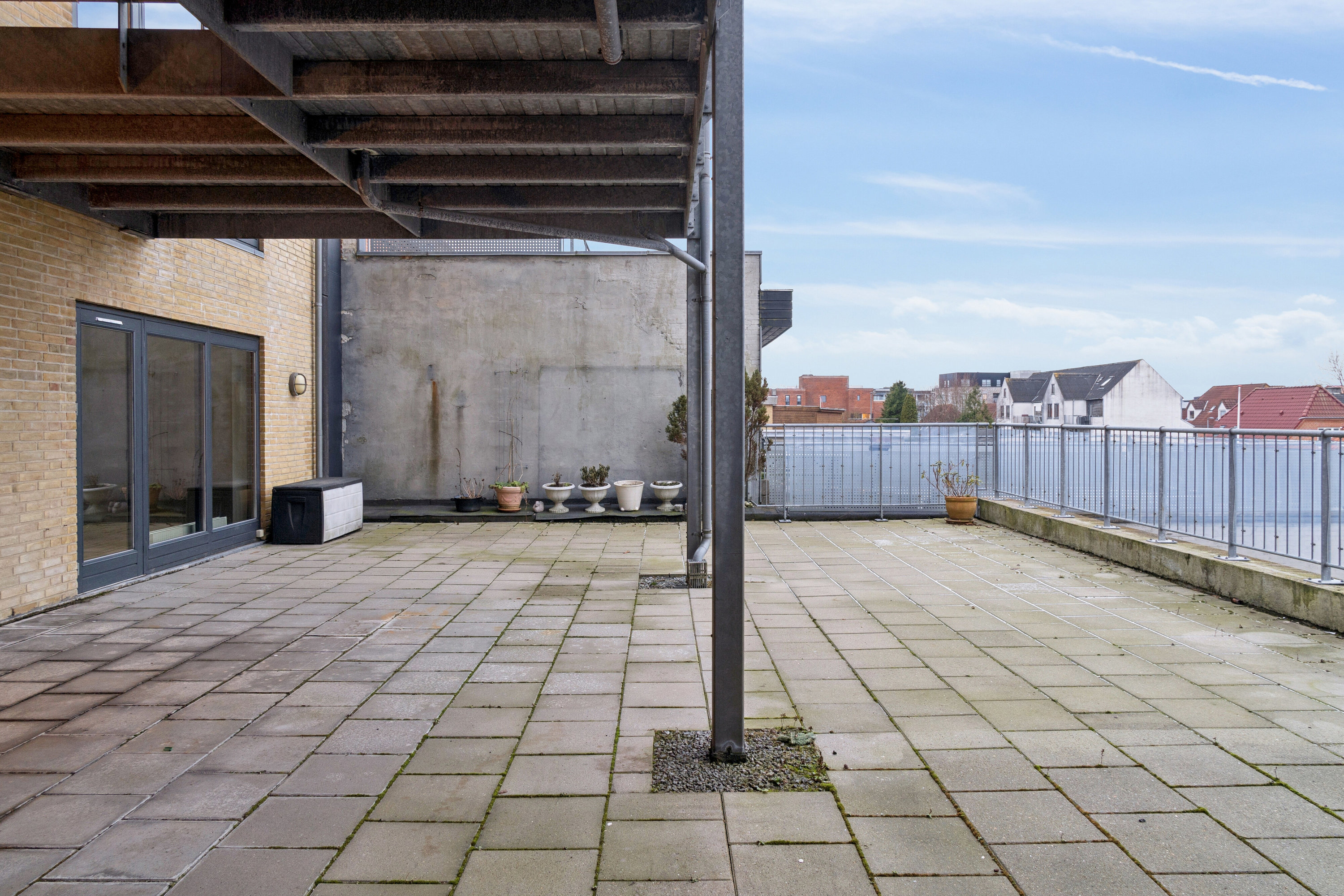 Fremhævet udendørs billede i fuldskærmstilstand. Billede af Strøget 33, 1. c., 7430 Ikast