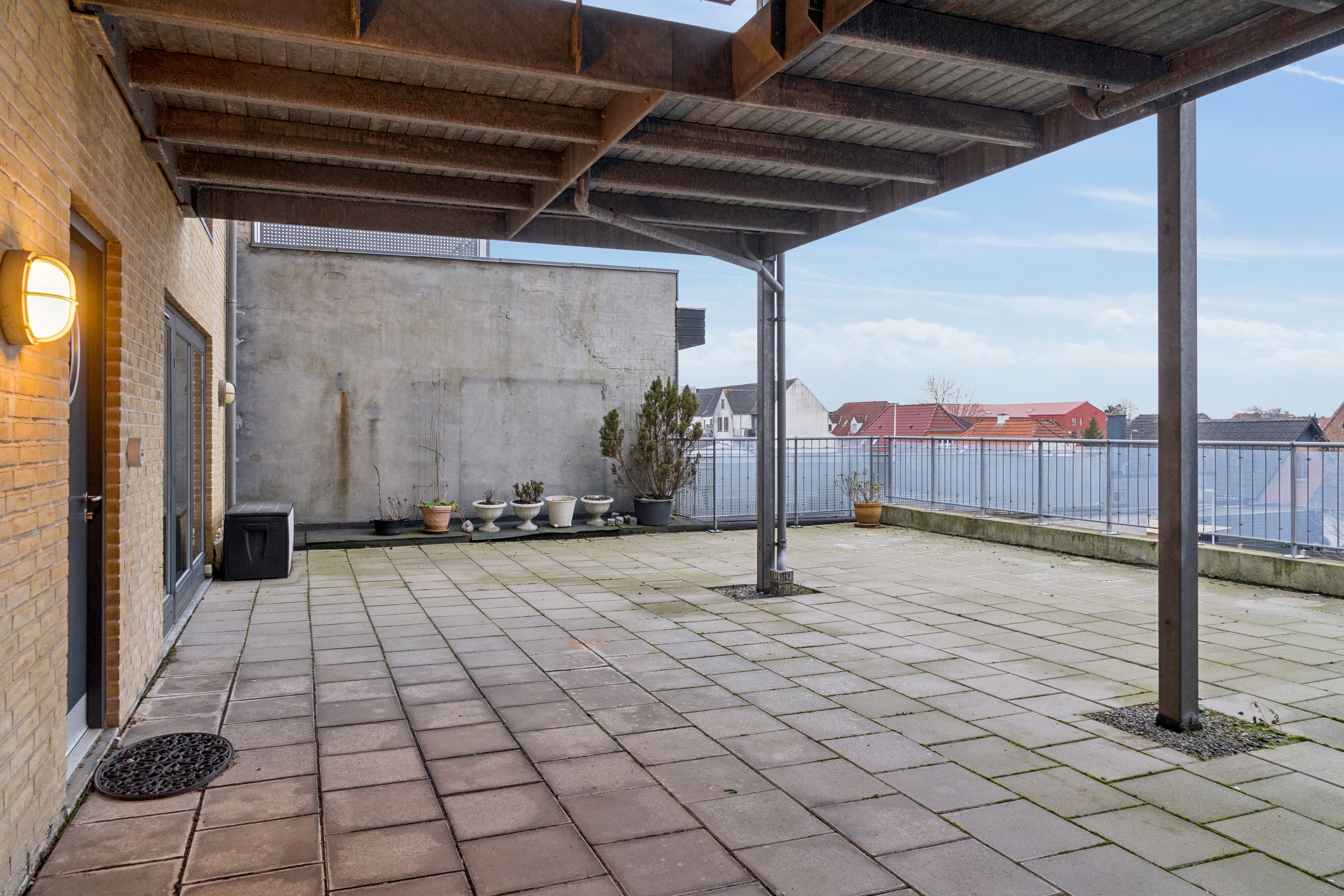 Fremhævet udendørs billede i fuldskærmstilstand. Billede af Strøget 33, 1. c., 7430 Ikast