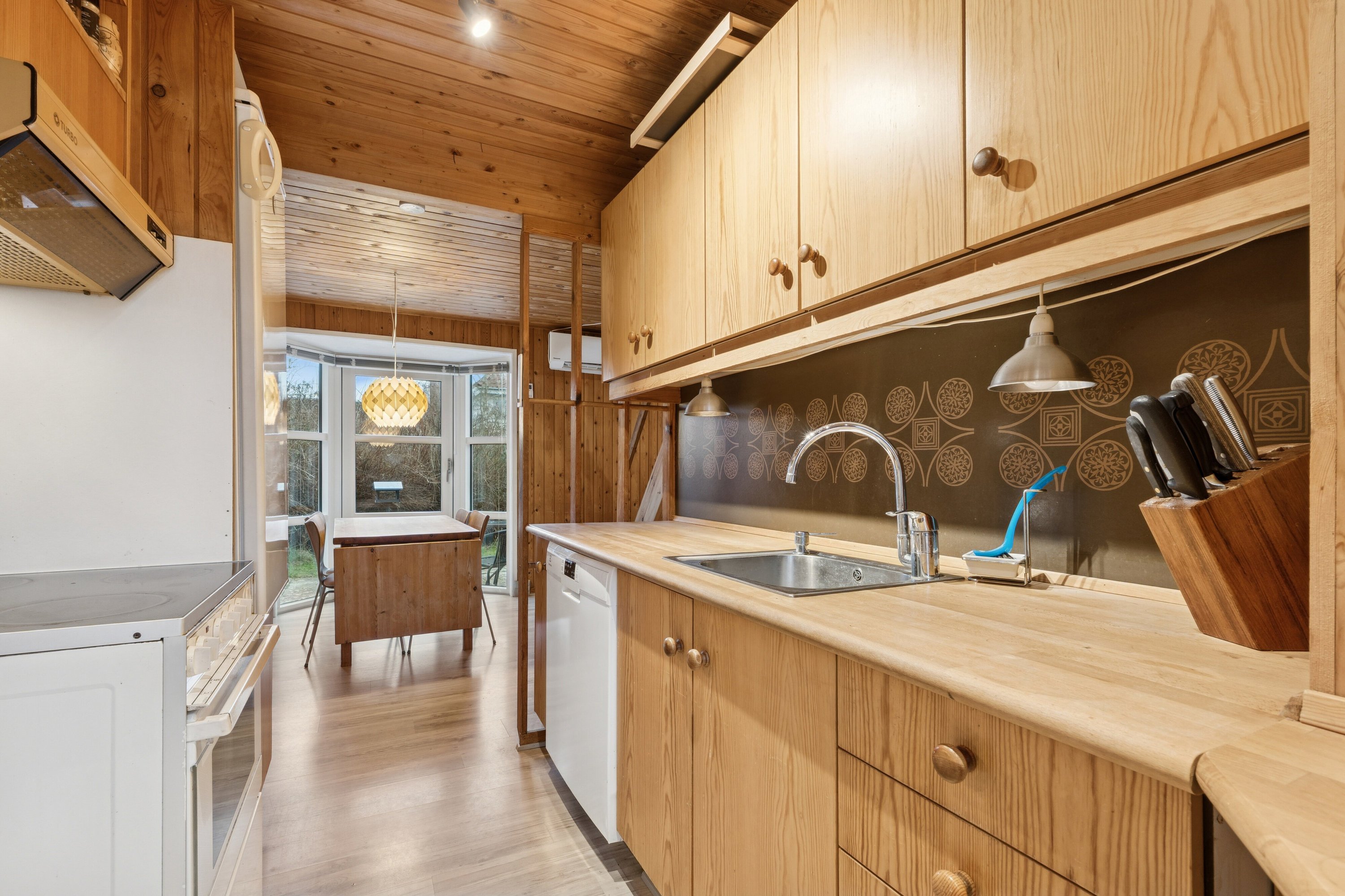 Fremhævet køkken billede i fuldskærmstilstand. Billede af Botoften 75, Botofte, 5953 Tranekær