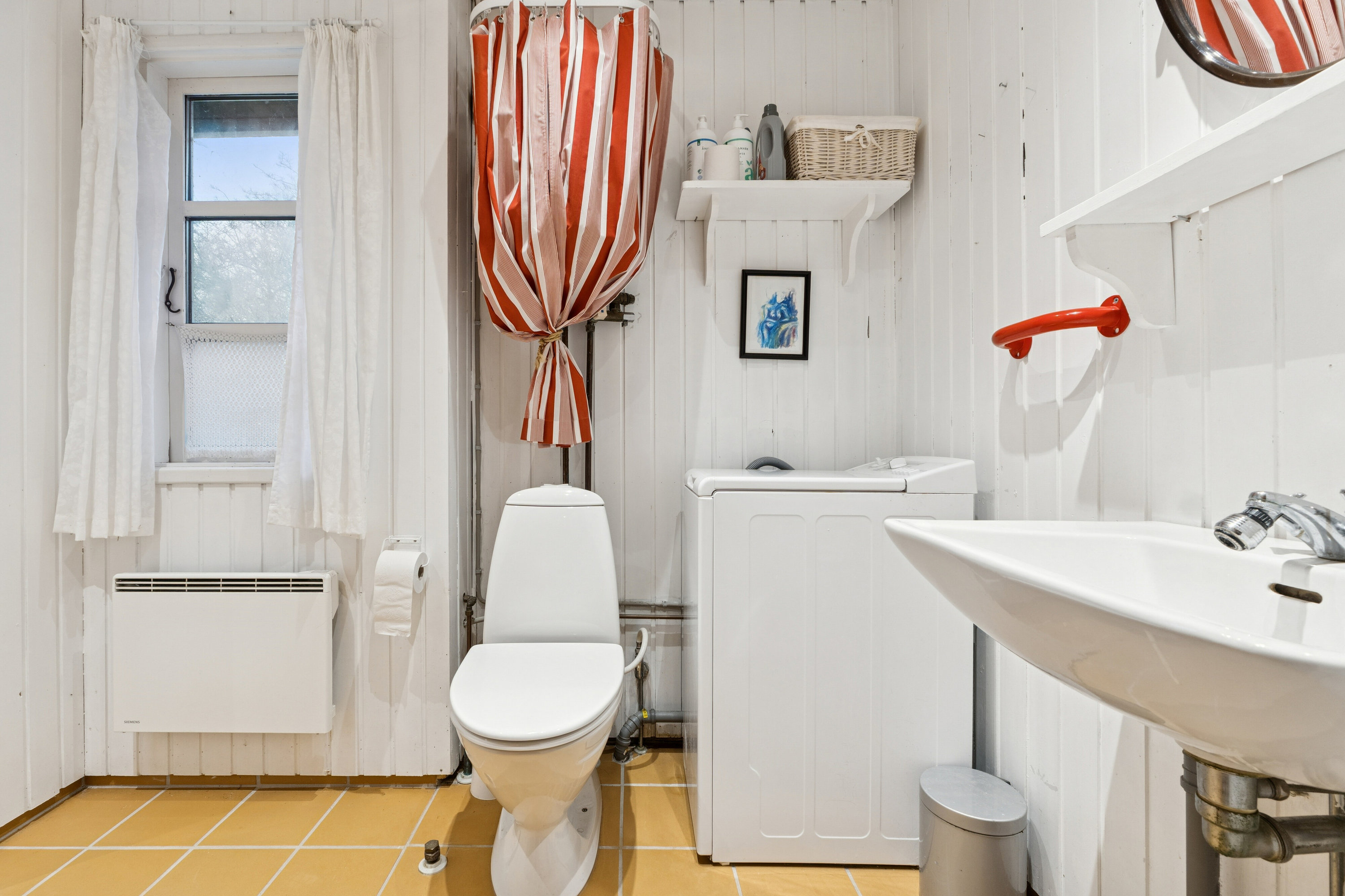 Fremhævet badeværelse billede i fuldskærmstilstand. Billede af Botoften 75, Botofte, 5953 Tranekær