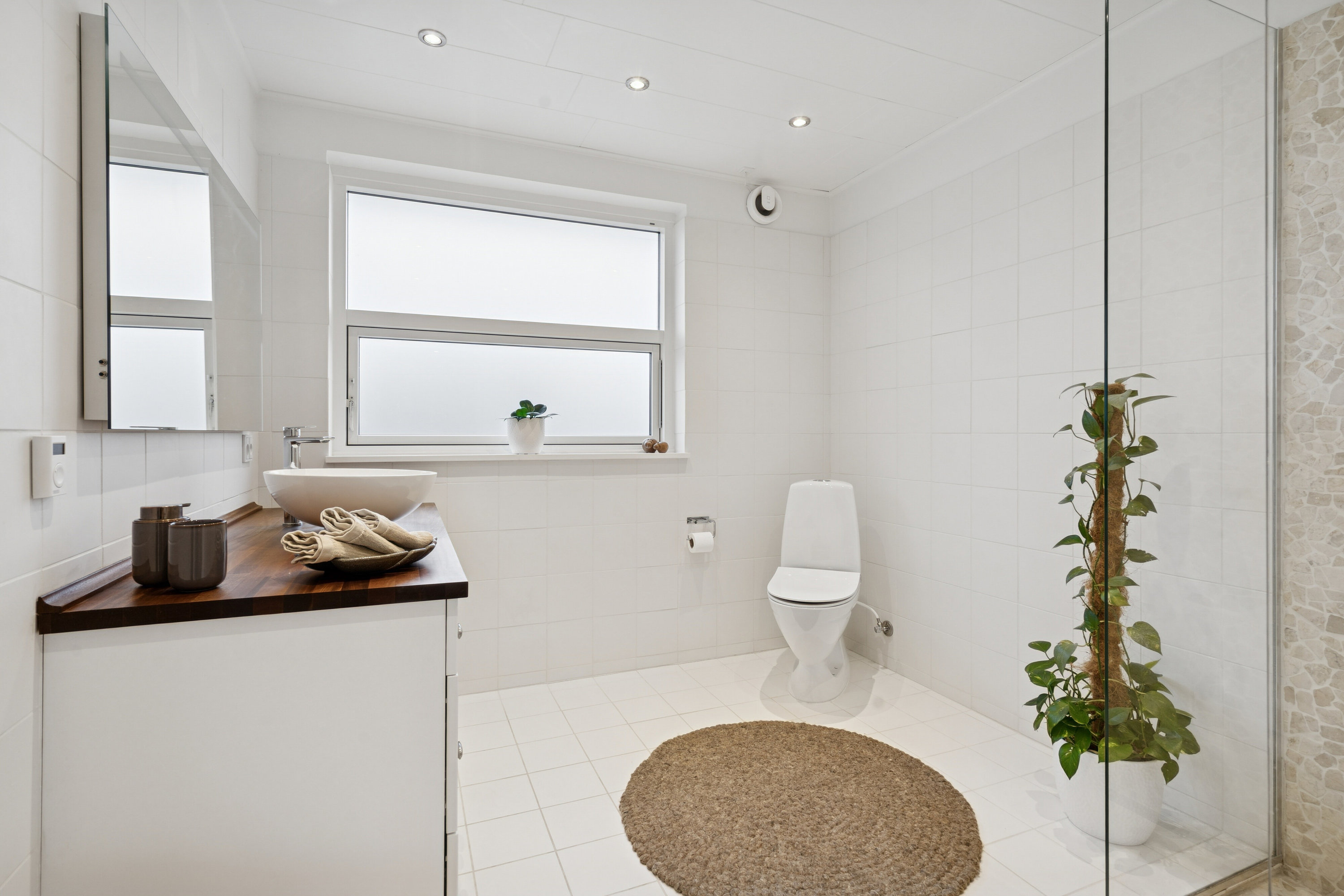 Fremhævet badeværelse billede i fuldskærmstilstand. Billede af Mikkelhøj 91, Karrebæk, 4736 Karrebæksminde