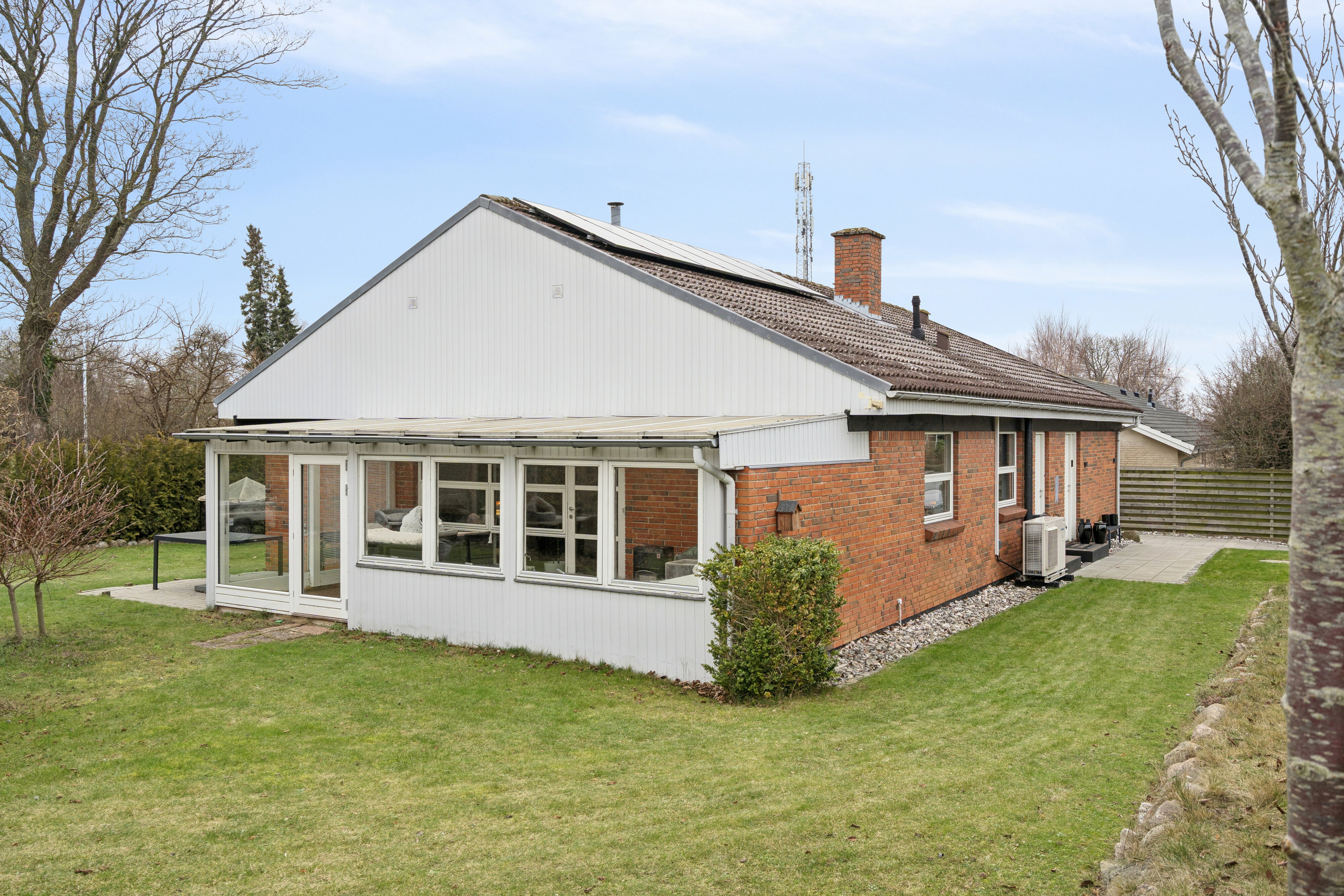 Fremhævet set fra haven billede i fuldskærmstilstand. Billede af Mikkelhøj 91, Karrebæk, 4736 Karrebæksminde