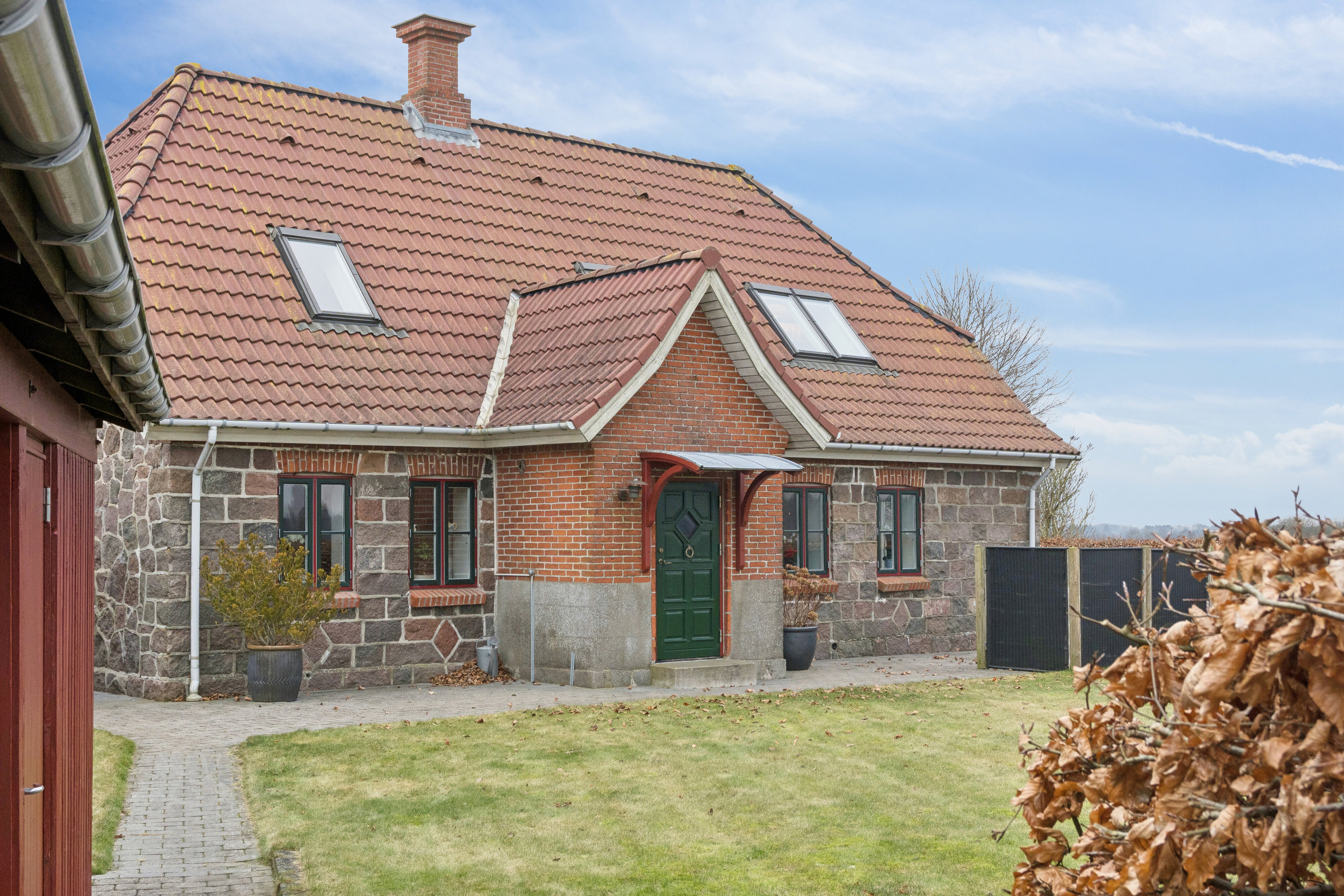 Fremhævet udendørs billede i fuldskærmstilstand. Billede af Dongsvej 7, 5854 Gislev