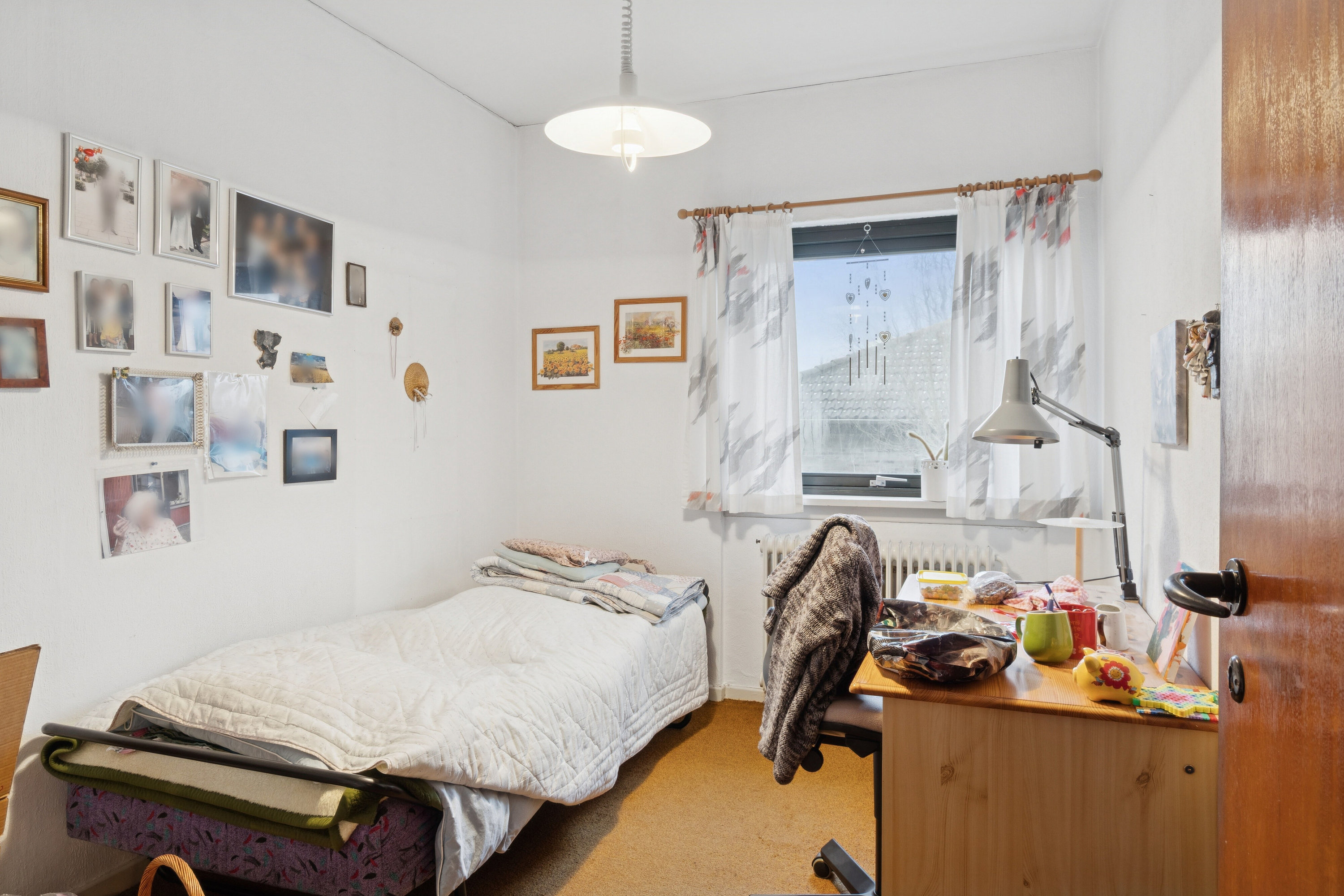 Fremhævet soveværelse billede i fuldskærmstilstand. Billede af Brøndbyvestervej 105, 2605 Brøndby