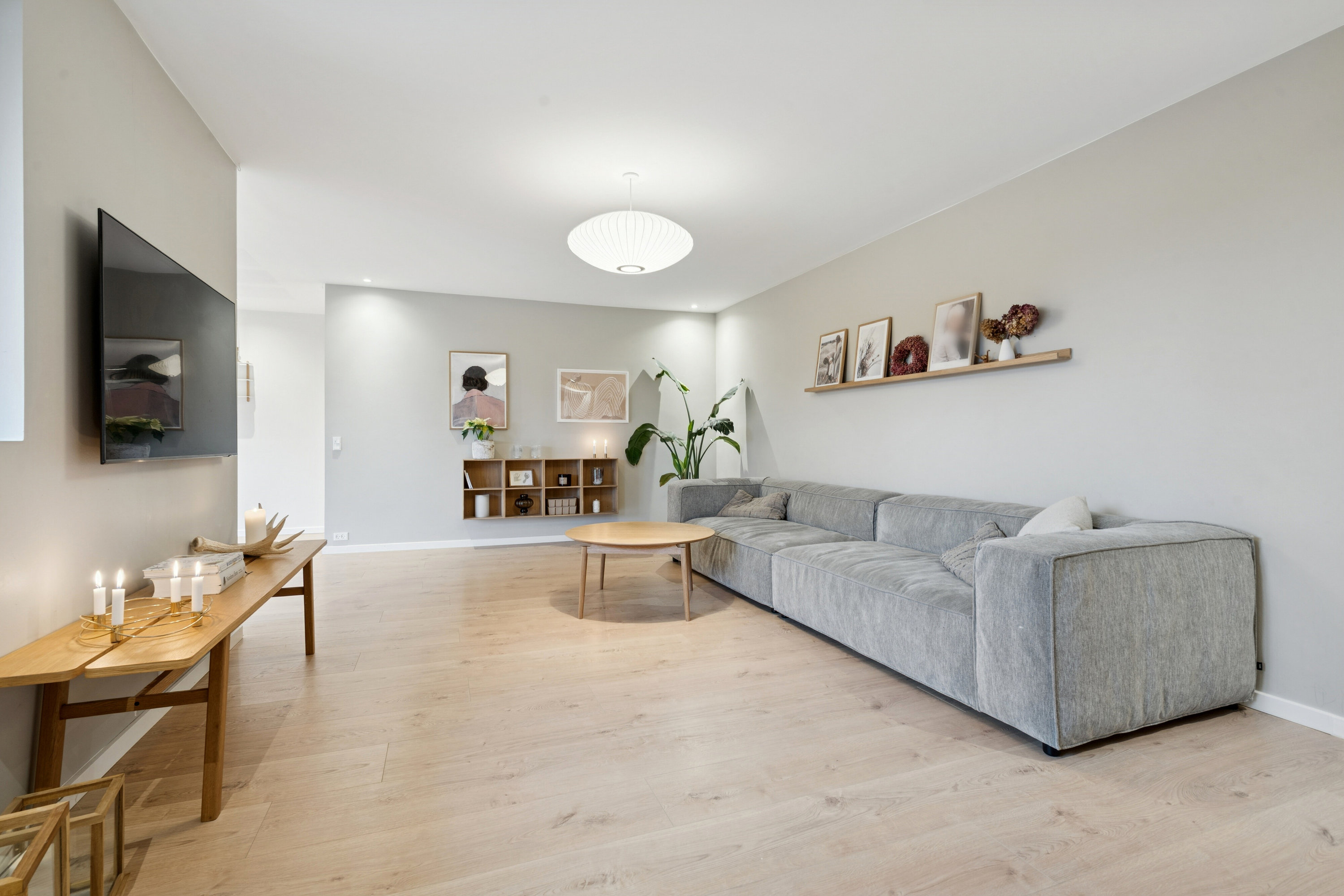 Fremhævet stue billede i fuldskærmstilstand. Billede af Syrenvej 33, 4690 Haslev